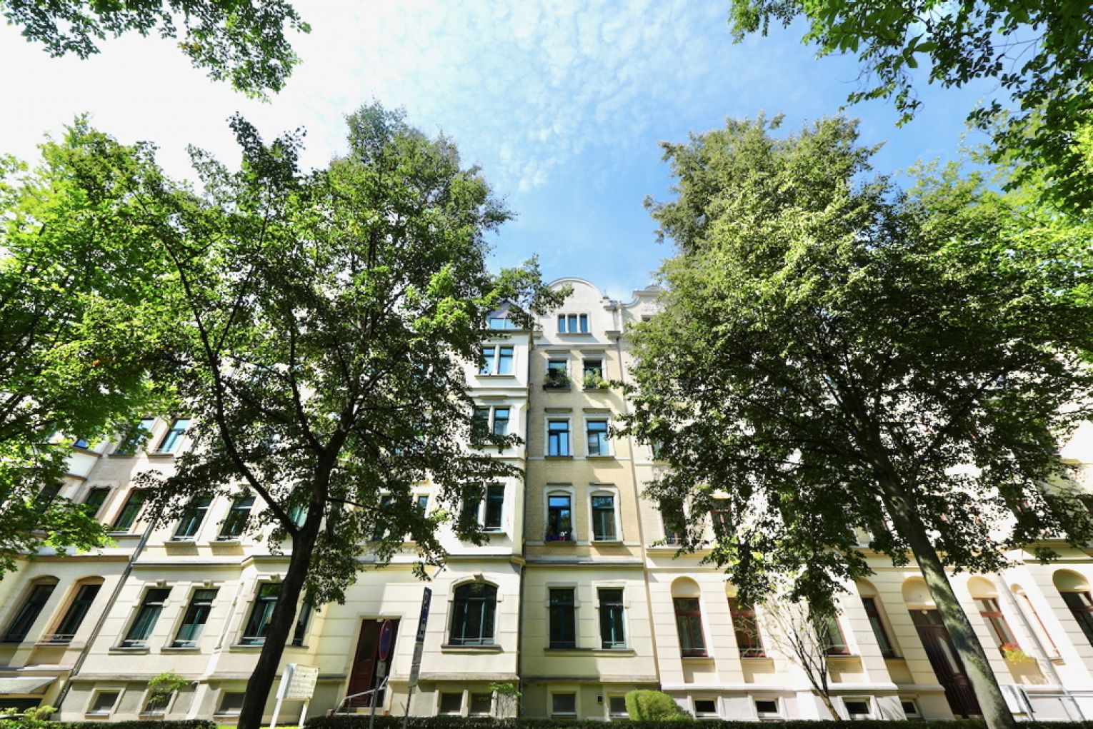 Einbauküche • schickes Laminat • 2-Raum Wohnung • auf dem Kaßberg • jetzt anrufen