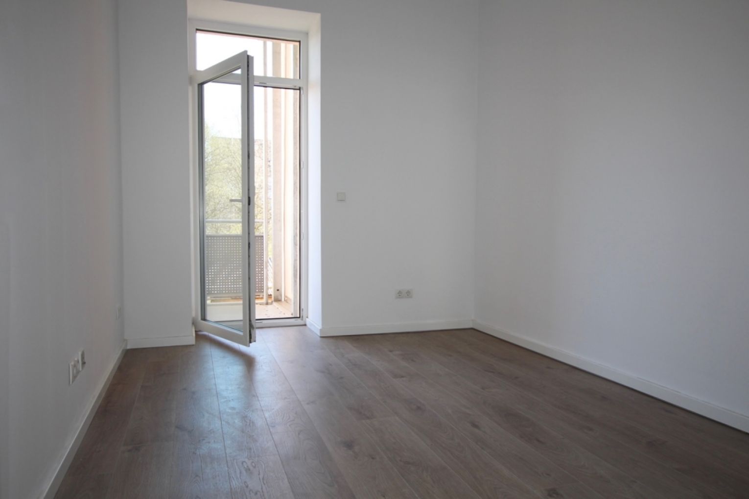 4-Raum • Lutherviertel • 2 Bäder • 2 große Balkone • Stellplätze • energetisch saniert • ruhige Lage