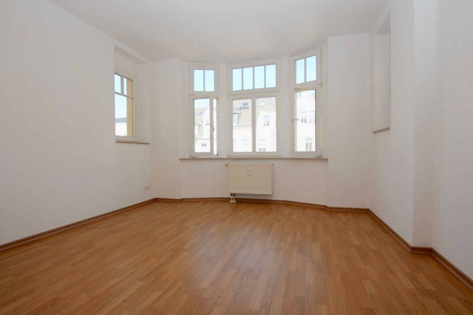 Anlageobjekt • Eigentumswohnung • 2 Zimmer • Kaßberg • vermietet • mit Parkett • jetzt investieren!