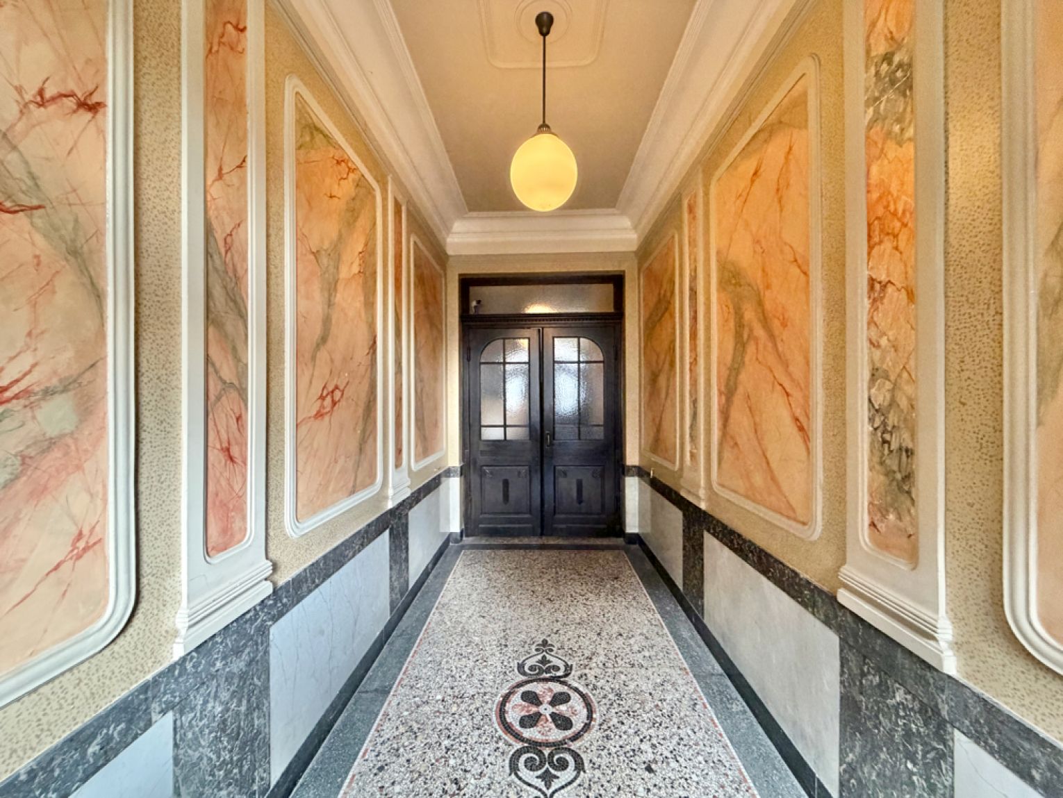 Gewerbe • Büro • Laden • auf dem Kaßberg • perfekt gelegen • Schaufenster • in Chemnitz •  zur Miete