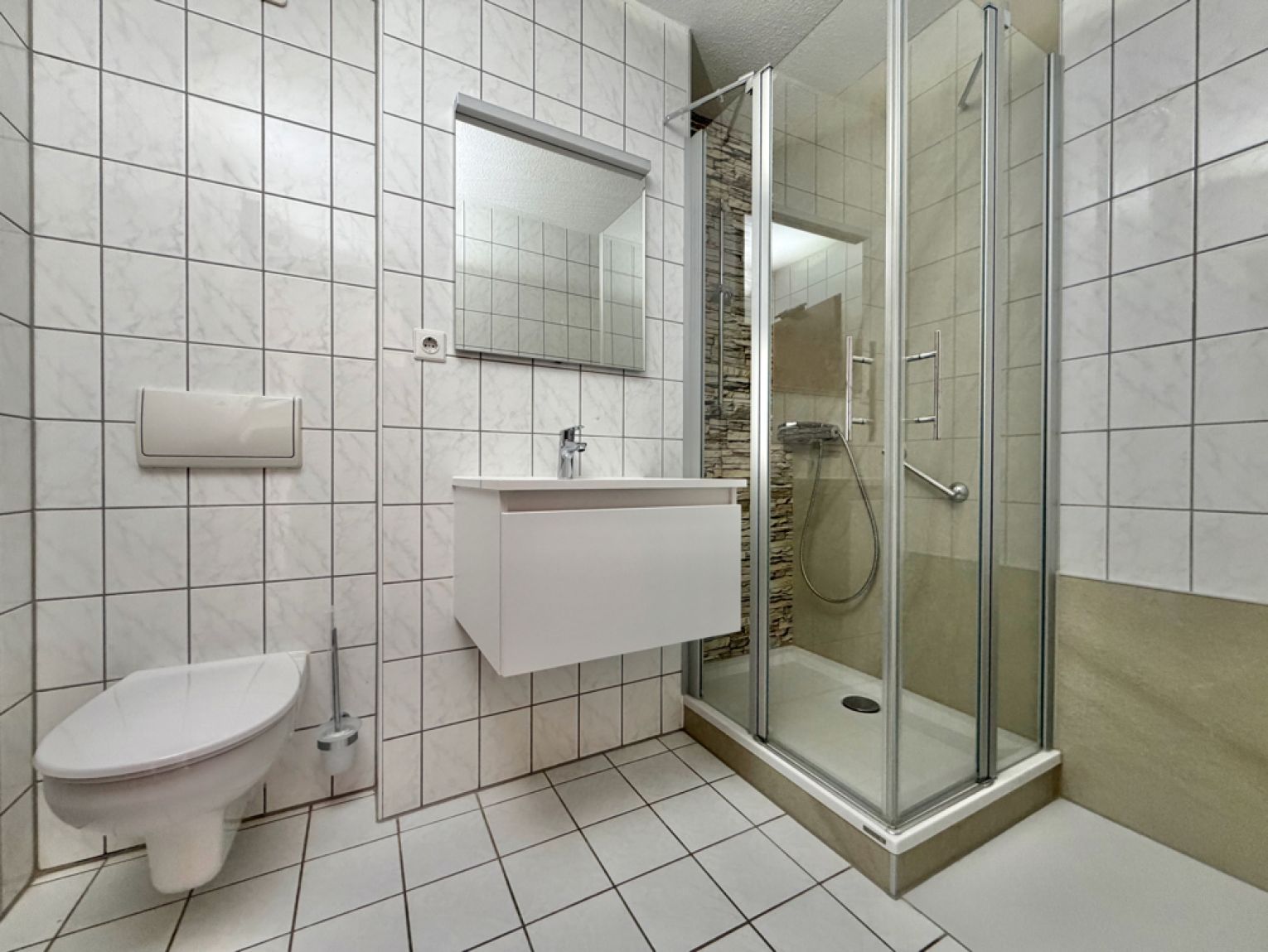 2 Zimmer • Wohnung • zur Miete • mit Balkon • Tiefgarage • in Schloßchemnitz • schnell sein!