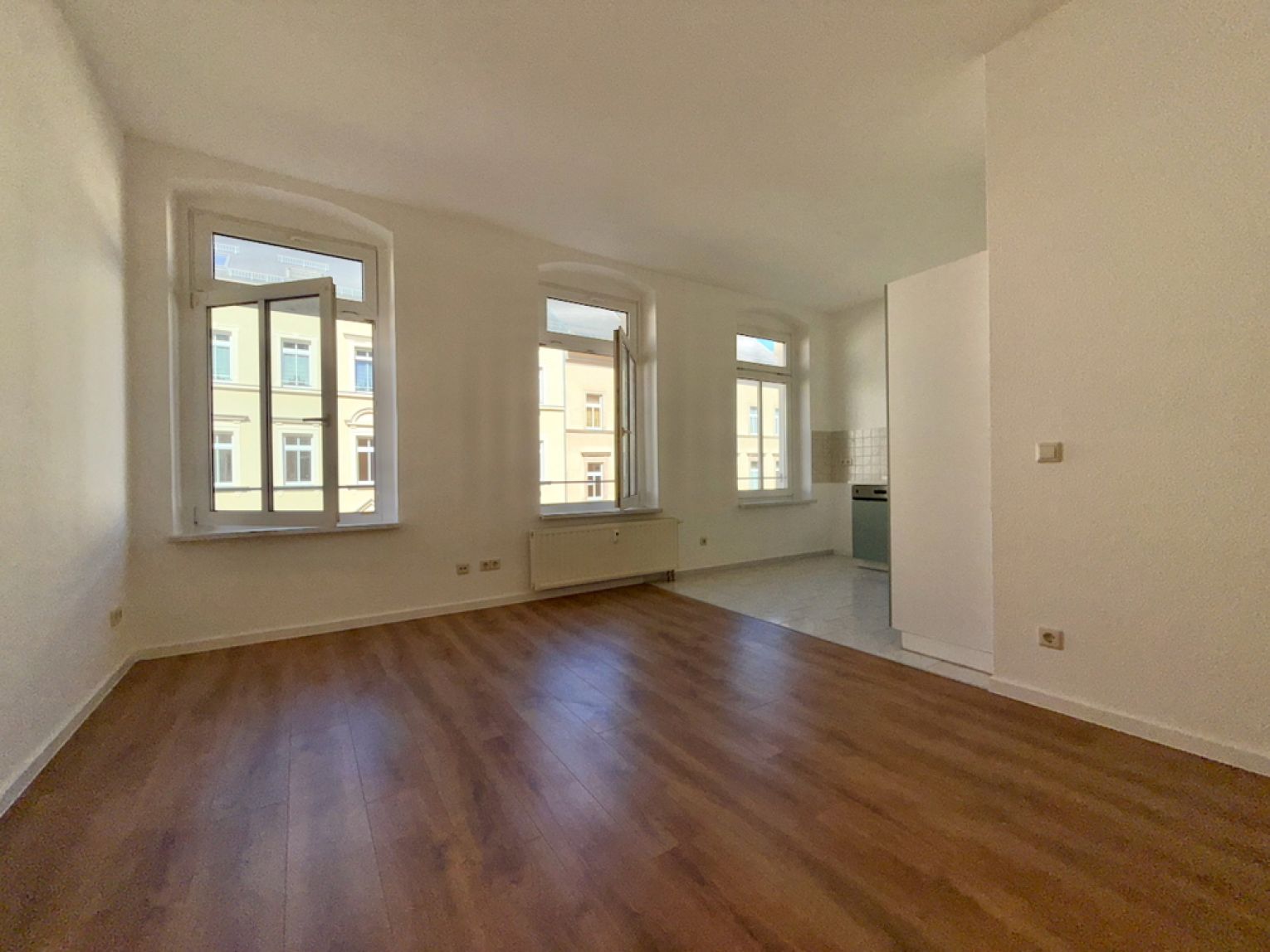 2 Raum • mit Einbauküche • in Bernsdorf • zur Miete • Bad mit Wanne • Chemnitz • jetzt besichtigen