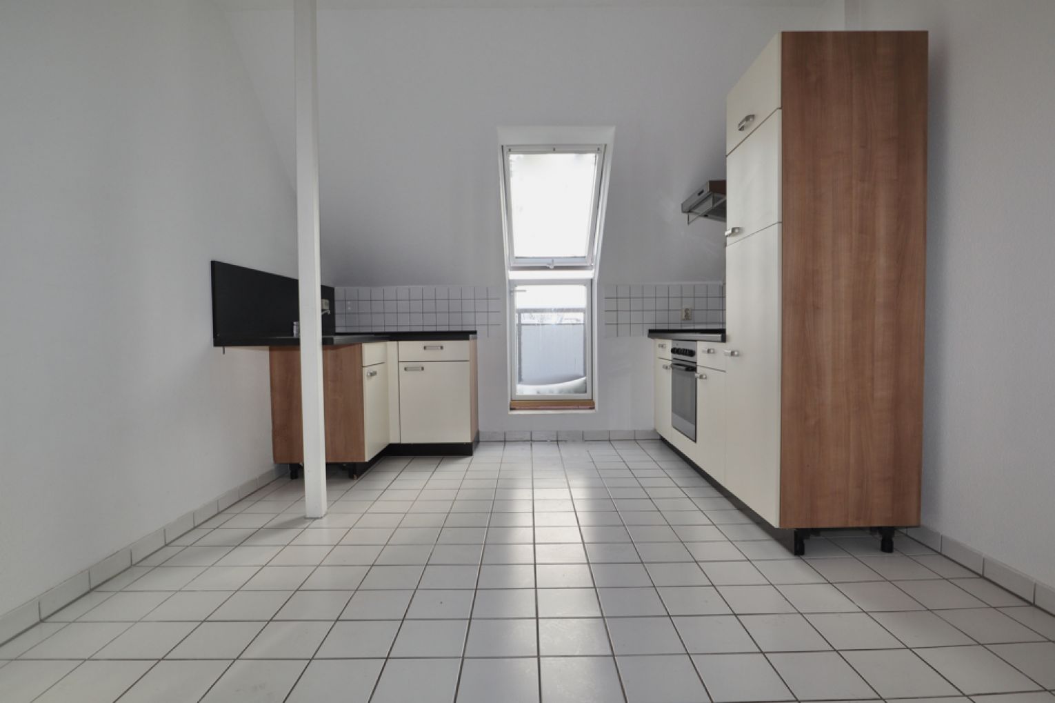 Maisonette • 3-Raum Wohnung • Dachgeschoss • in Chemnitz • Einbauküche • Balkon • schnell anrufen