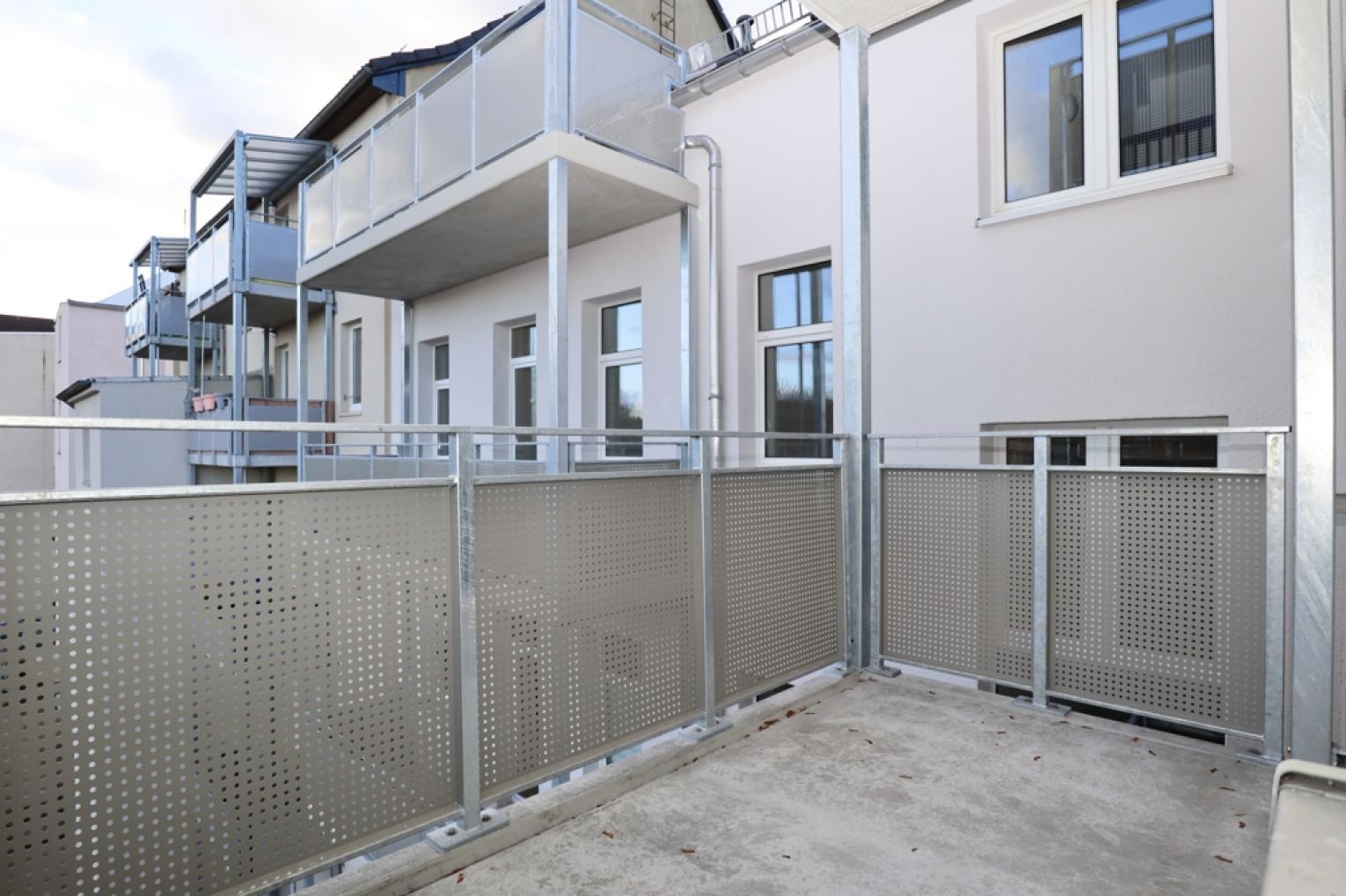 4-Zimmer Wohnung in Chemnitz • Einbauküche • 2 Bäder • Lutherviertel • Balkon • jetzt anrufen
