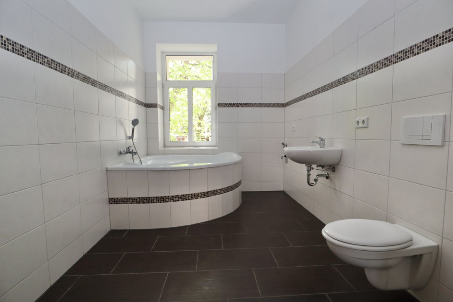 2-Raum Wohnung • Chemnitz • Balkon • Stellplatz • Schloßchemnitz • Fussbodenheizung • jetzt mieten!
