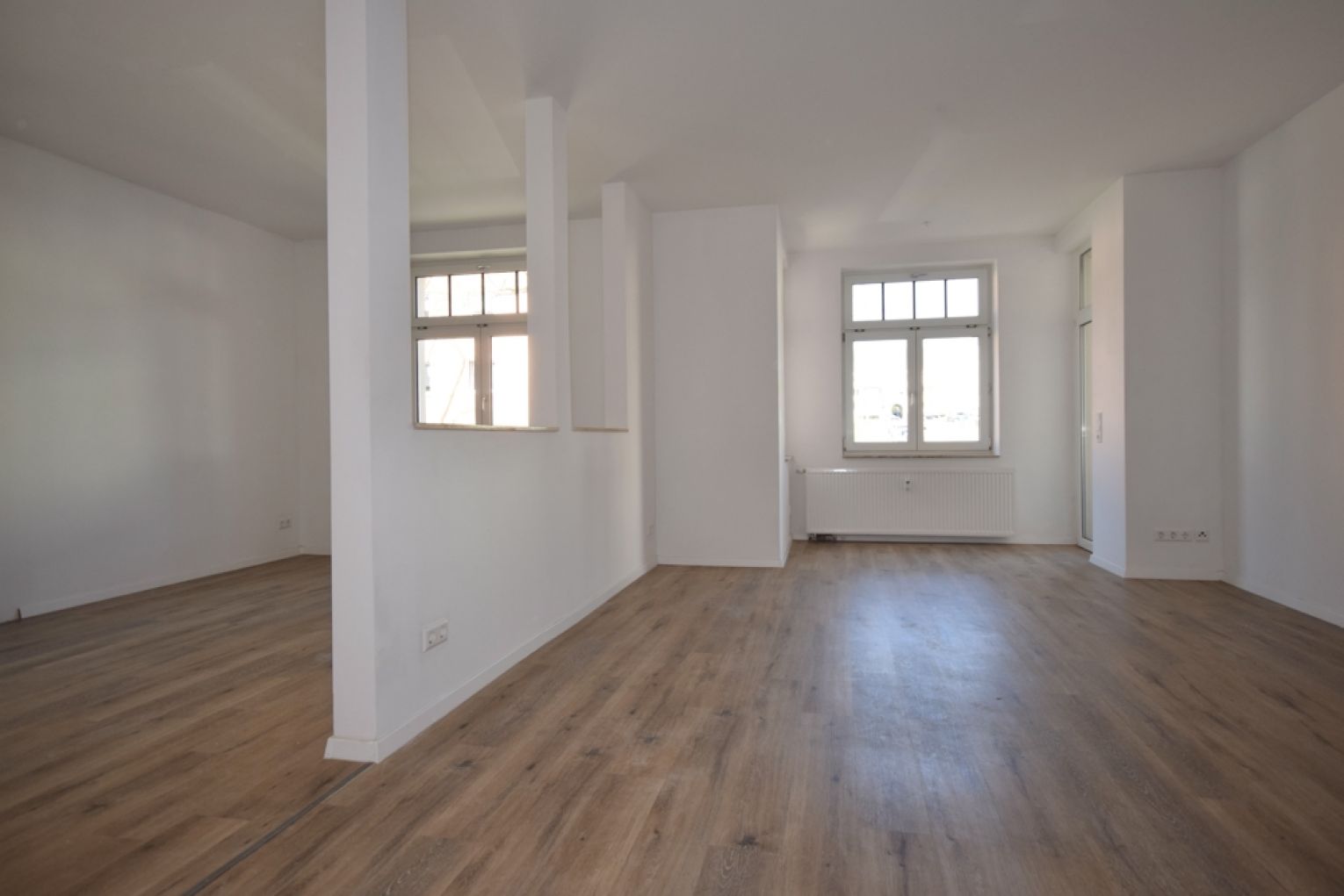 TOP • 5-Zimmer • Balkon • Bad mit Wanne & Dusche • Hochparterre • moderne offene Küche • Stellplatz