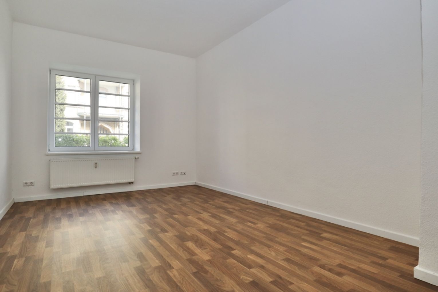Einbauküche • Erdgeschoss • Kaßberg • 2-Raum Wohnung • Balkon • Tageslichtbad • jetzt anrufen
