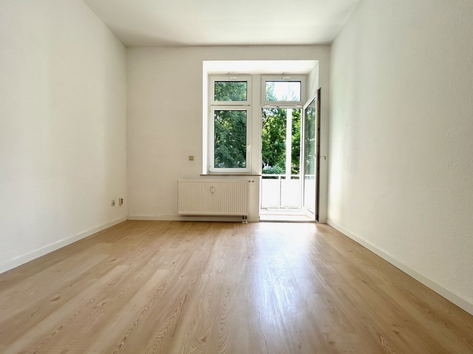 3-Zimmer • Kaßberg • Balkon • perfekte Lage • große Küche • für Familien • zur Miete