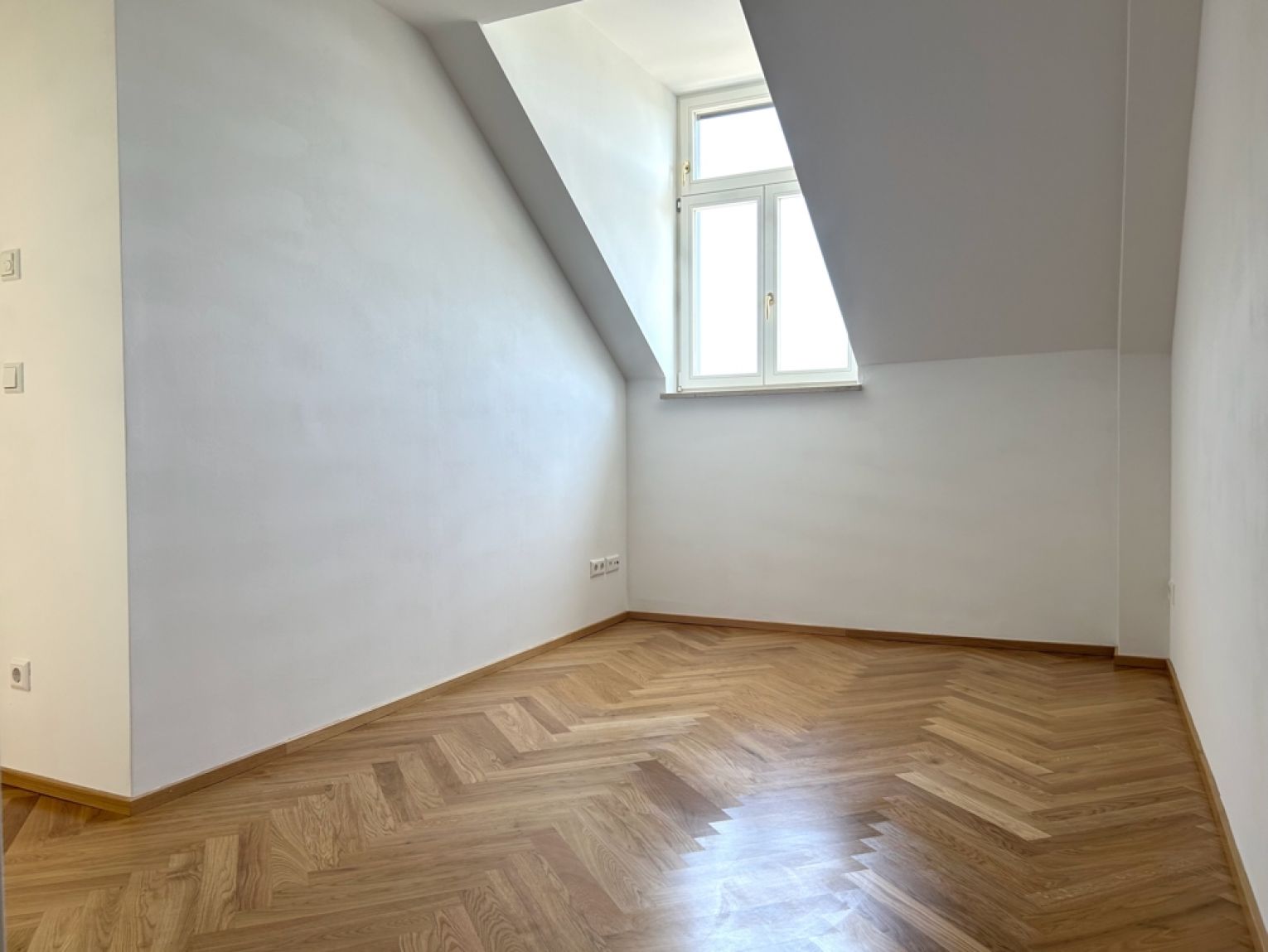 Balkon • Chemnitz • Tageslichtbad • 2-Raum Wohnung • offner Wohn-und Essbereich • zur Miete