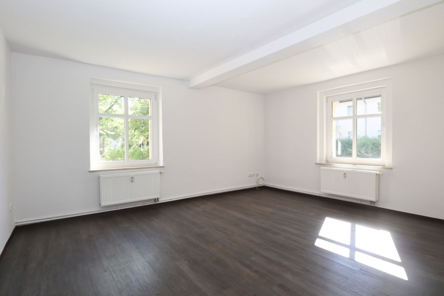 saniert • Einbauküche • 2-Raum Wohnung • Chemnitz • Tageslichtbad • Borna-Heinersdorf • ruf an!