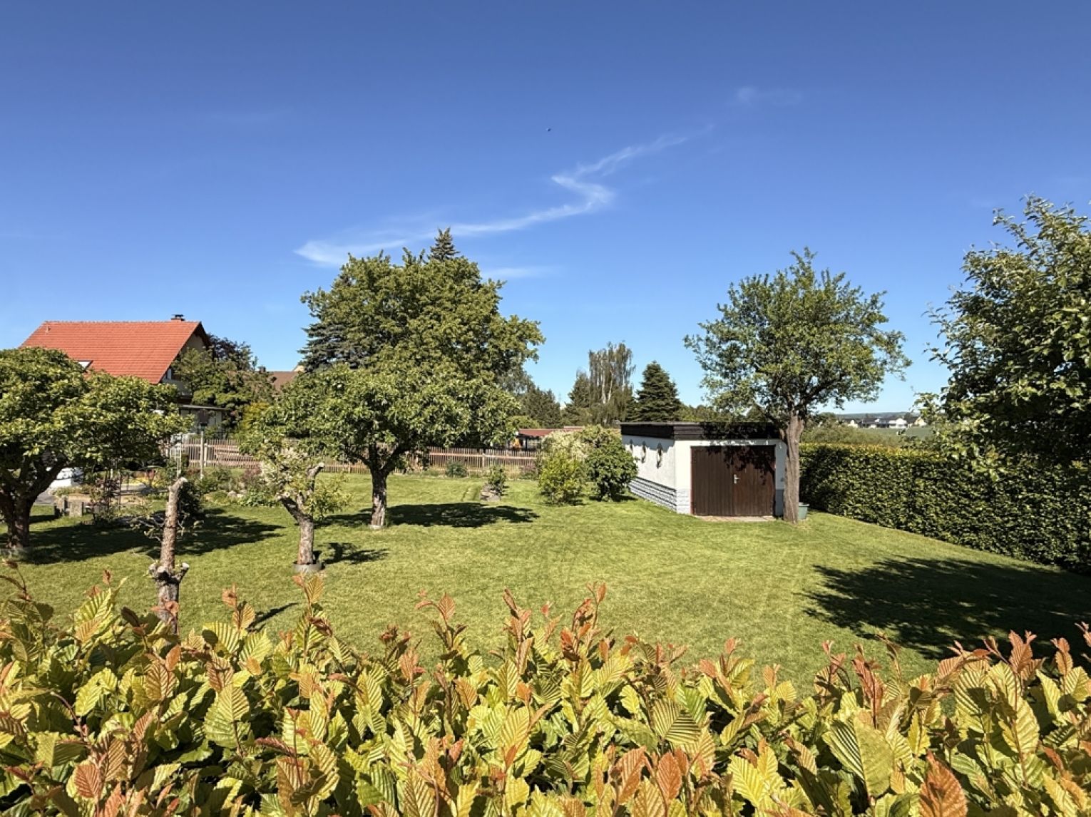 Grundstück teilbar • Baureifes Land • Garage • Wochenendbungalow • in Neukirchen • besichtigen?