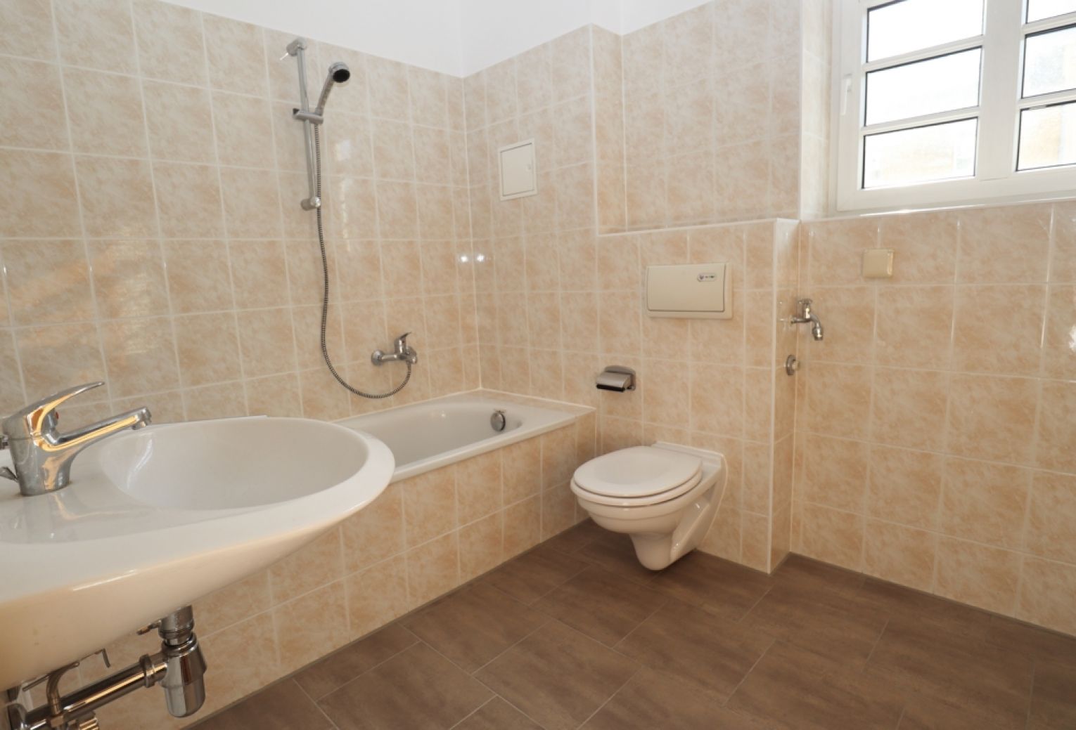 2-Raum Wohnung • Wanne • Einbauküche • zur Miete • auf dem Kaßberg • in Chemnitz