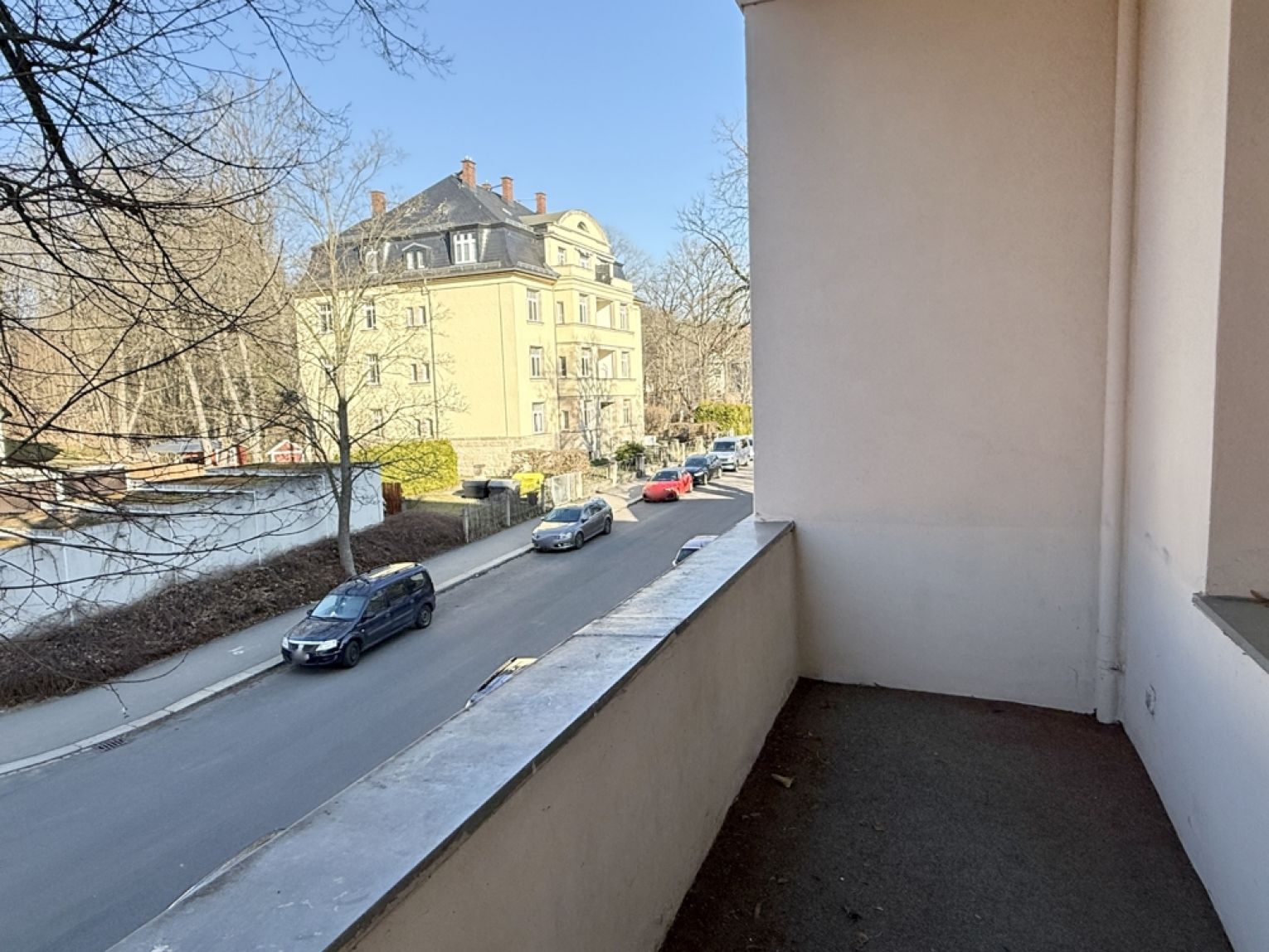 3-Raum Wohnung • frisch renoviert • Bad mit Wanne • Stellplatz • Dachschrägen • Termin vereinbaren?