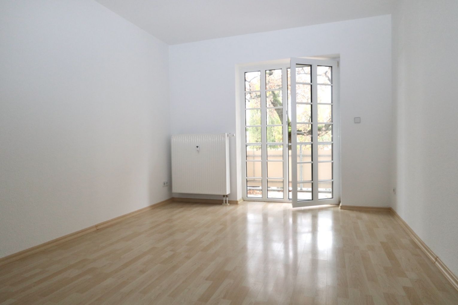 Heimgarten • 1-Raum Wohnung • Einbauküche • mit Balkon • Stellplatz • schnell anmieten