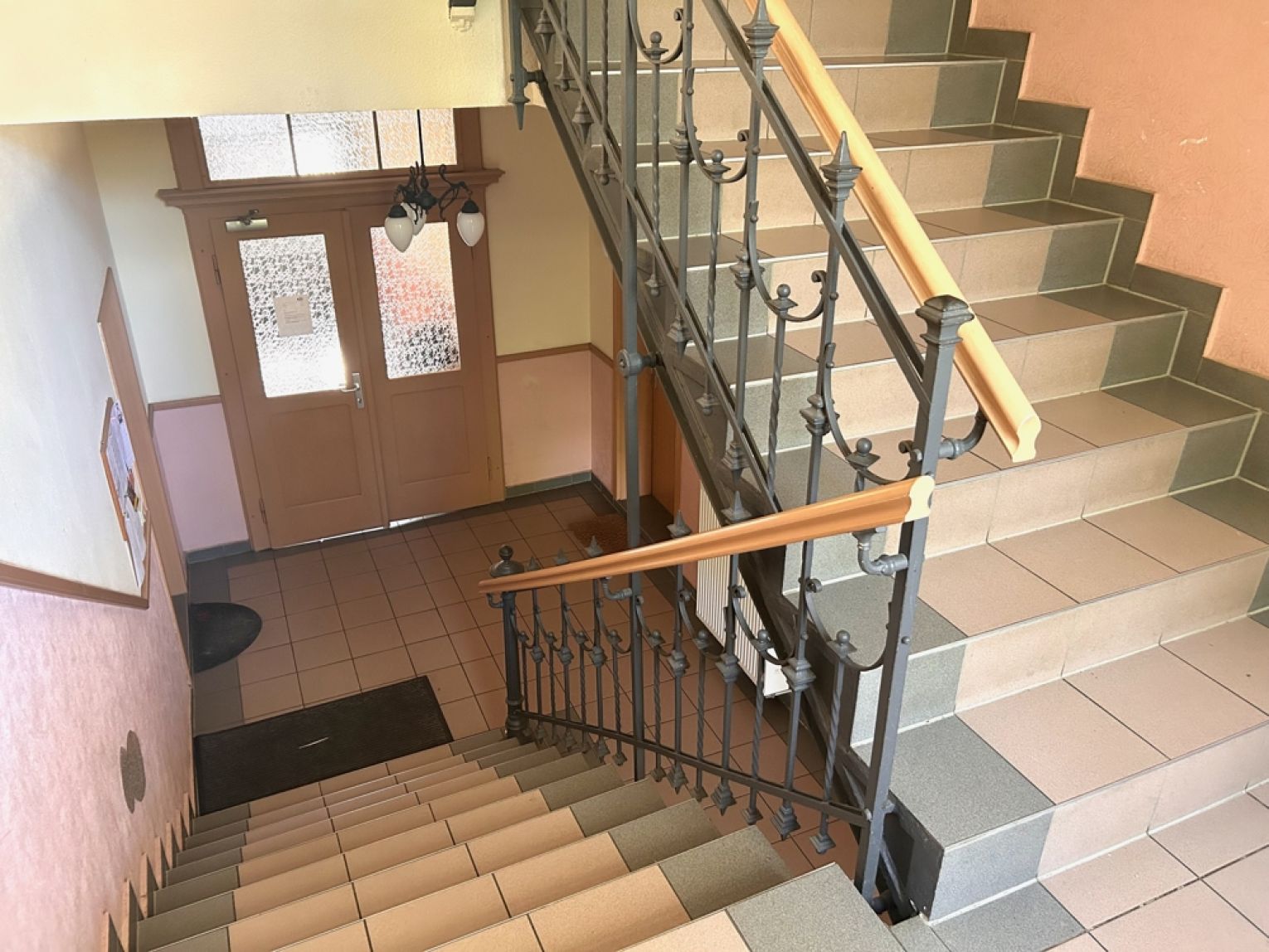 2-Zimmer Wohnung • Kaßberg • Wanne • Chemnitz • Dachgeschoss • Singlewohnung • Mieten!!