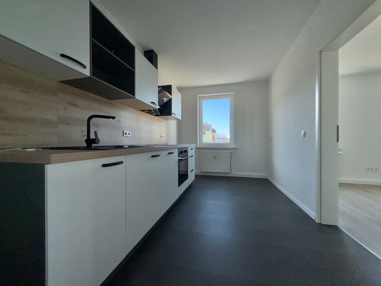 2 Zimmer • mit Einbauküche • neues Bad • in Limbach-Oberfrohna • zur Miete • jetzt anschauen!