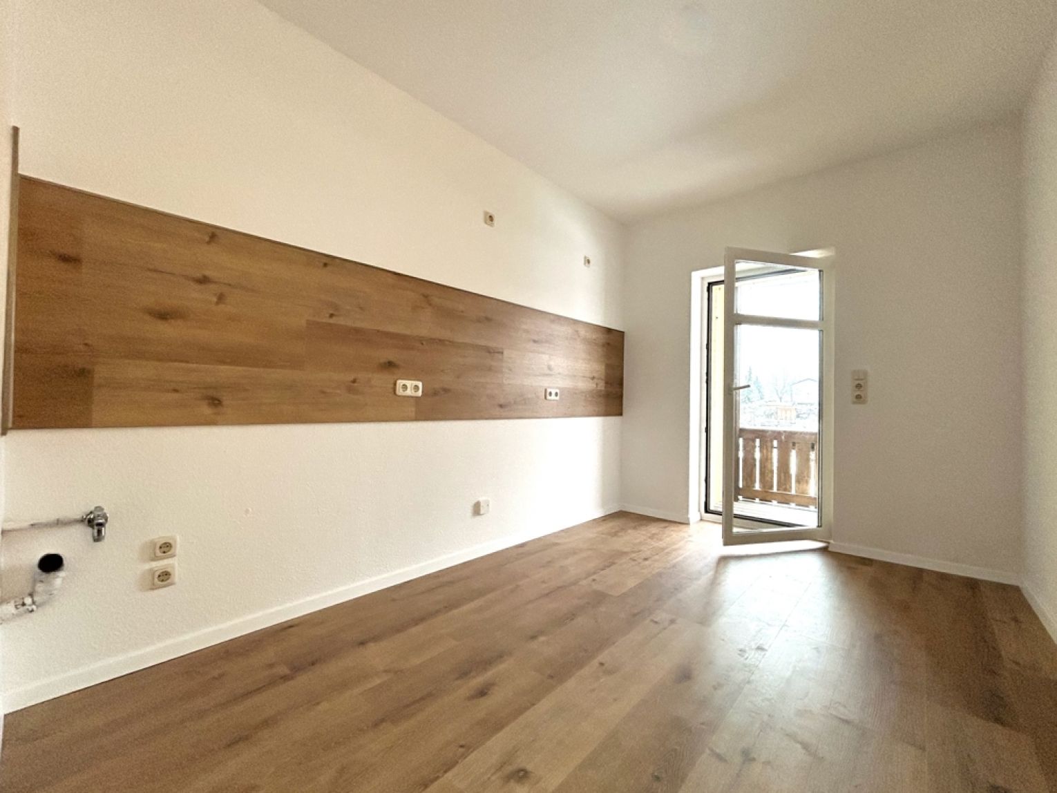 4 Zimmer • in Hartmannsdorf • mit Balkon • ideale Familiengröße • zur Miete • jetzt anrufen!