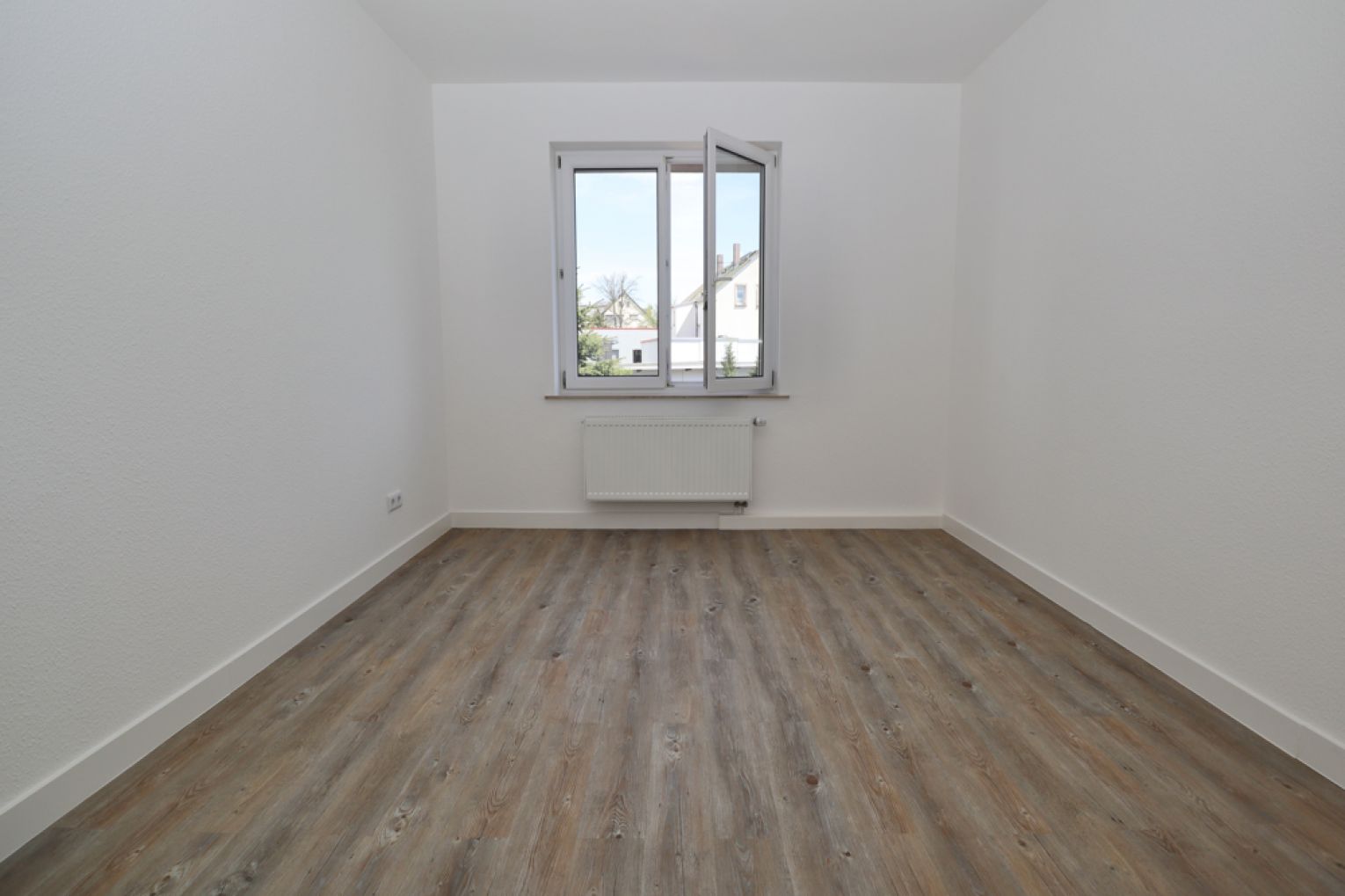 2-Raum Wohnung in Chemnitz • Tageslichtbad • Wanne&Dusche • Ebersdorf • jetzt schnell sein