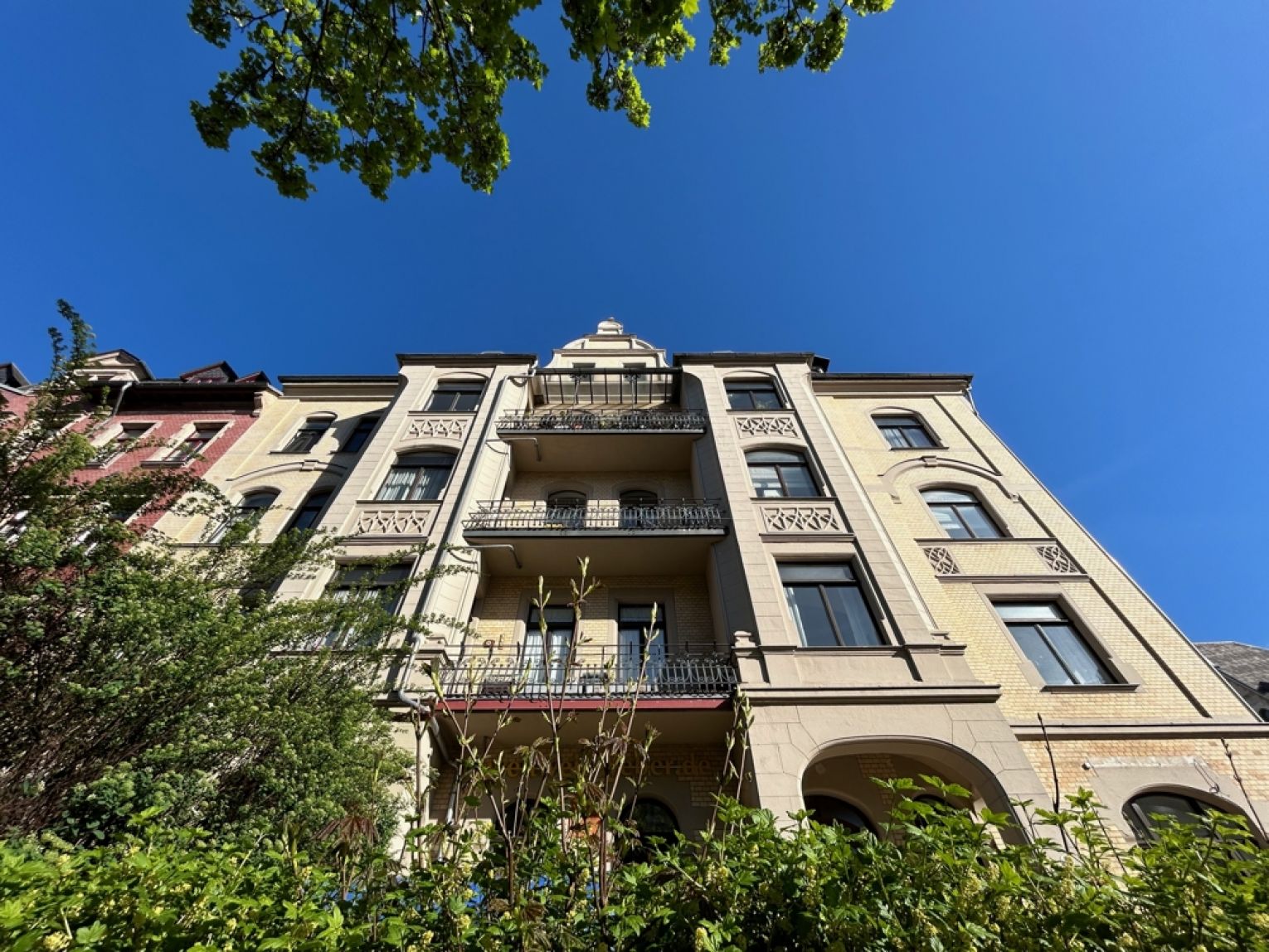 Gewerbe • Büro • Laden • auf dem Kaßberg • perfekt gelegen • Schaufenster • in Chemnitz •  zur Miete