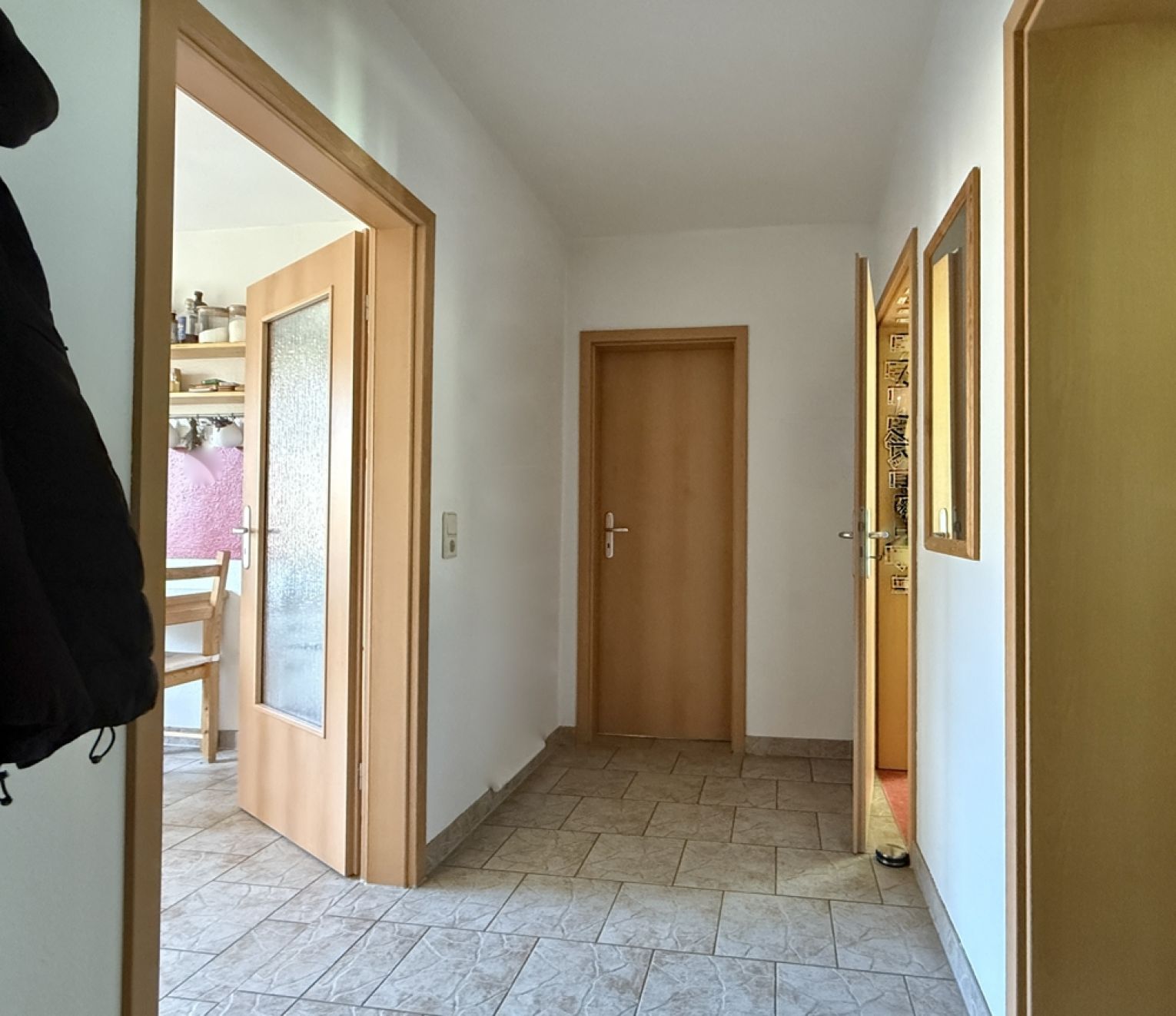 SELTEN! • 4 Zimmer • Balkon • ruhige Lage • Bad mit Wanne • neues Laminat in Absprache • anschauen?