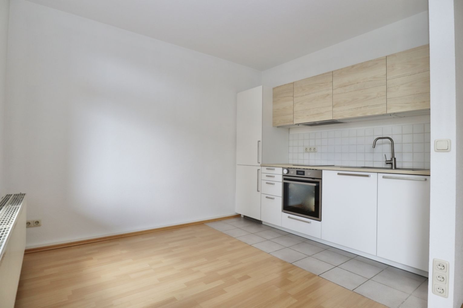 2-Raum Wohnung • zur Miete • großer Balkon • Wanne • Altbau • Chemnitz • Hilbersdorf • jetzt anrufen