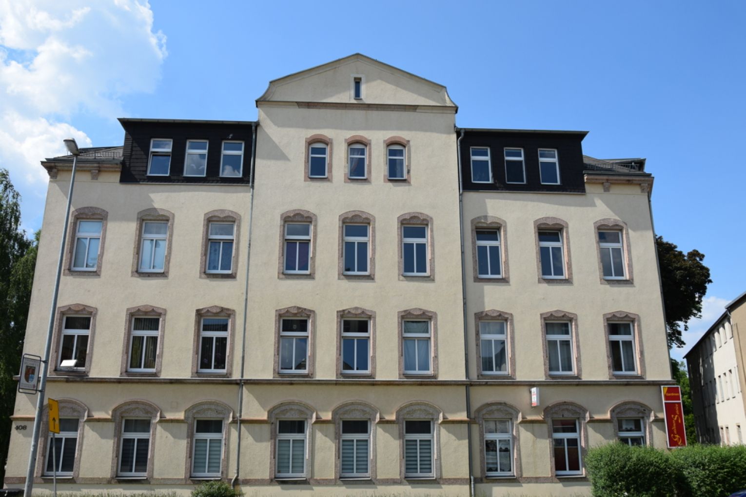 4-Zimmer • Schönau • Bad mit Fenster und Wanne • Laminat • Wohnküche • Garage • schnell anschauen !