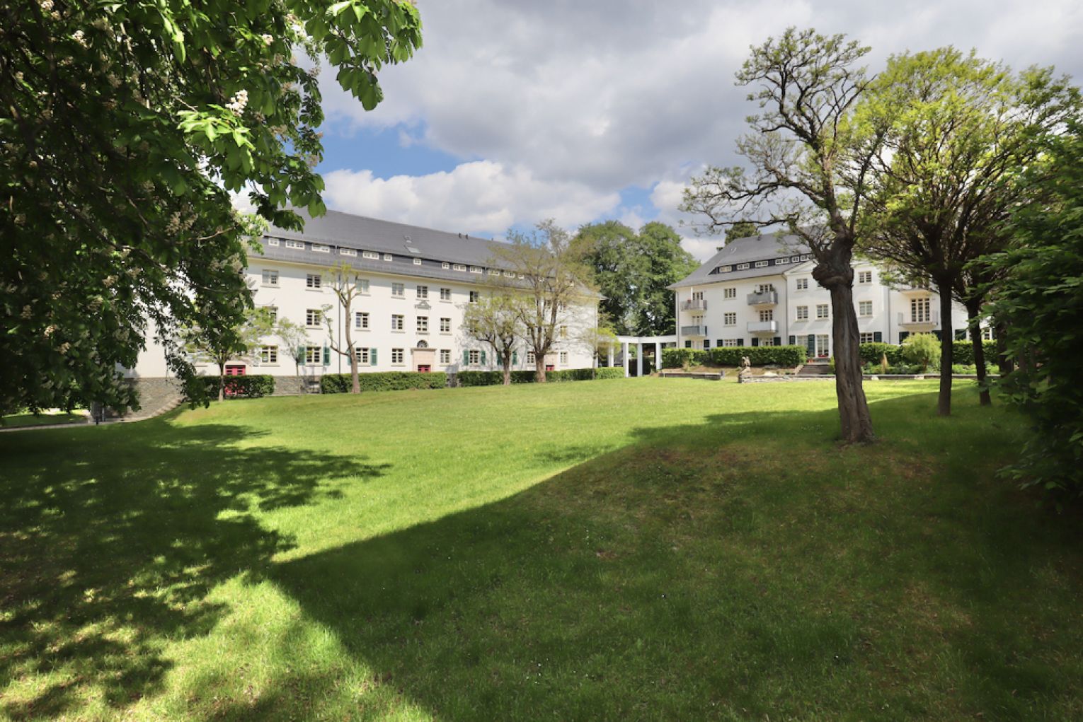 EIGENNUTZER AUFGEPASST ! • 3-Raum Wohnung • Dachgeschoss • offene Küche • Stellplatz • in Chemnitz •