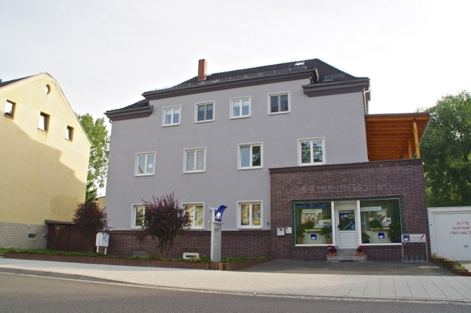 NEU SANIERT • Küchwald • offene Küche • 1,5-Zimmer-Wohnung • mit Einbauküche • Stellplatz - Photo 1