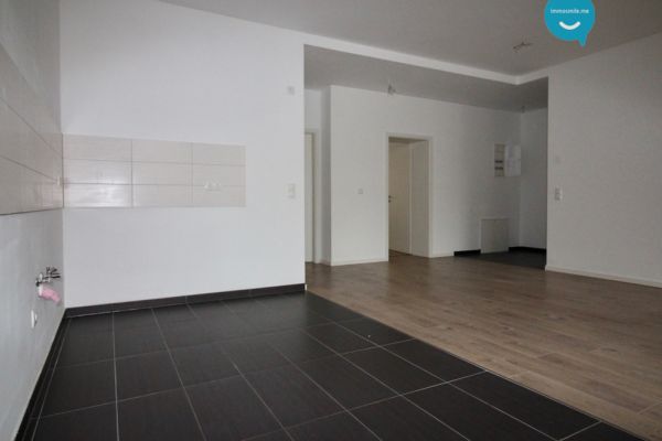 moderne offene Küche • großer Balkon • tolle Hausgemeinschaft • Grill und Kinderecke • Stellplatz