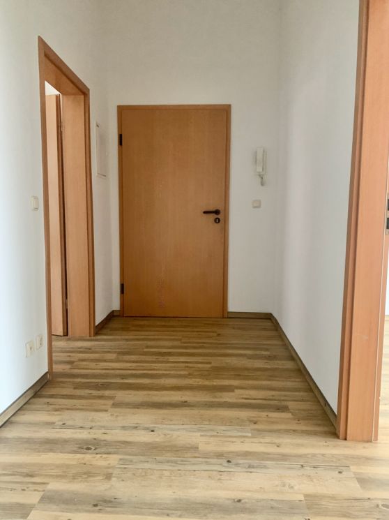Laminat • Balkon • frisch renoviert • frische Brötchen • BÄCKEREI im Haus  • jetzt Termin machen