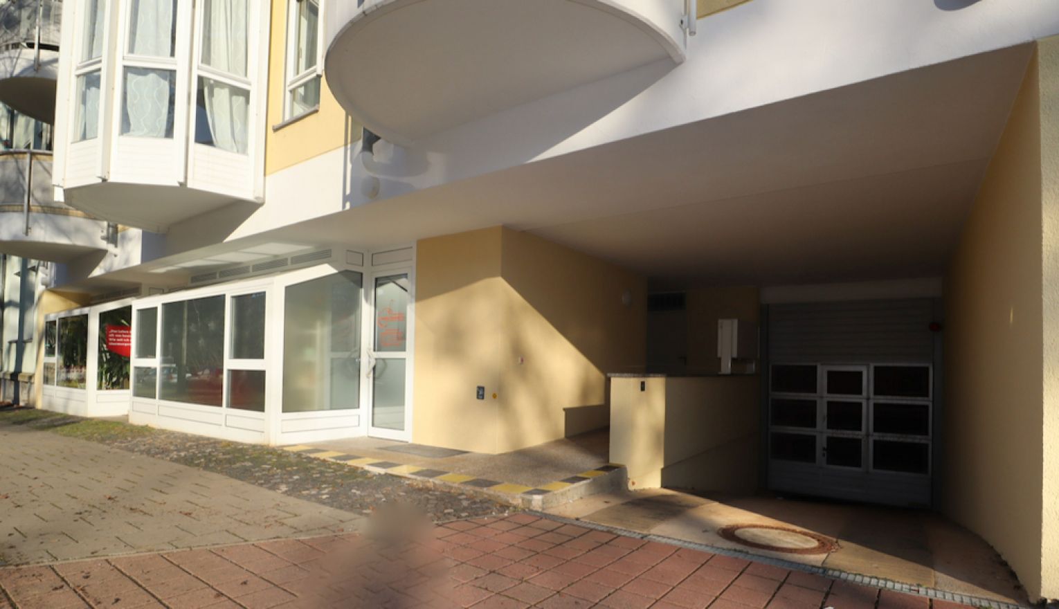 2 Zimmer • mit Loggia • Aufzug • Tiefgarage • am Uni-Campus • zur Miete • ab sofort frei!