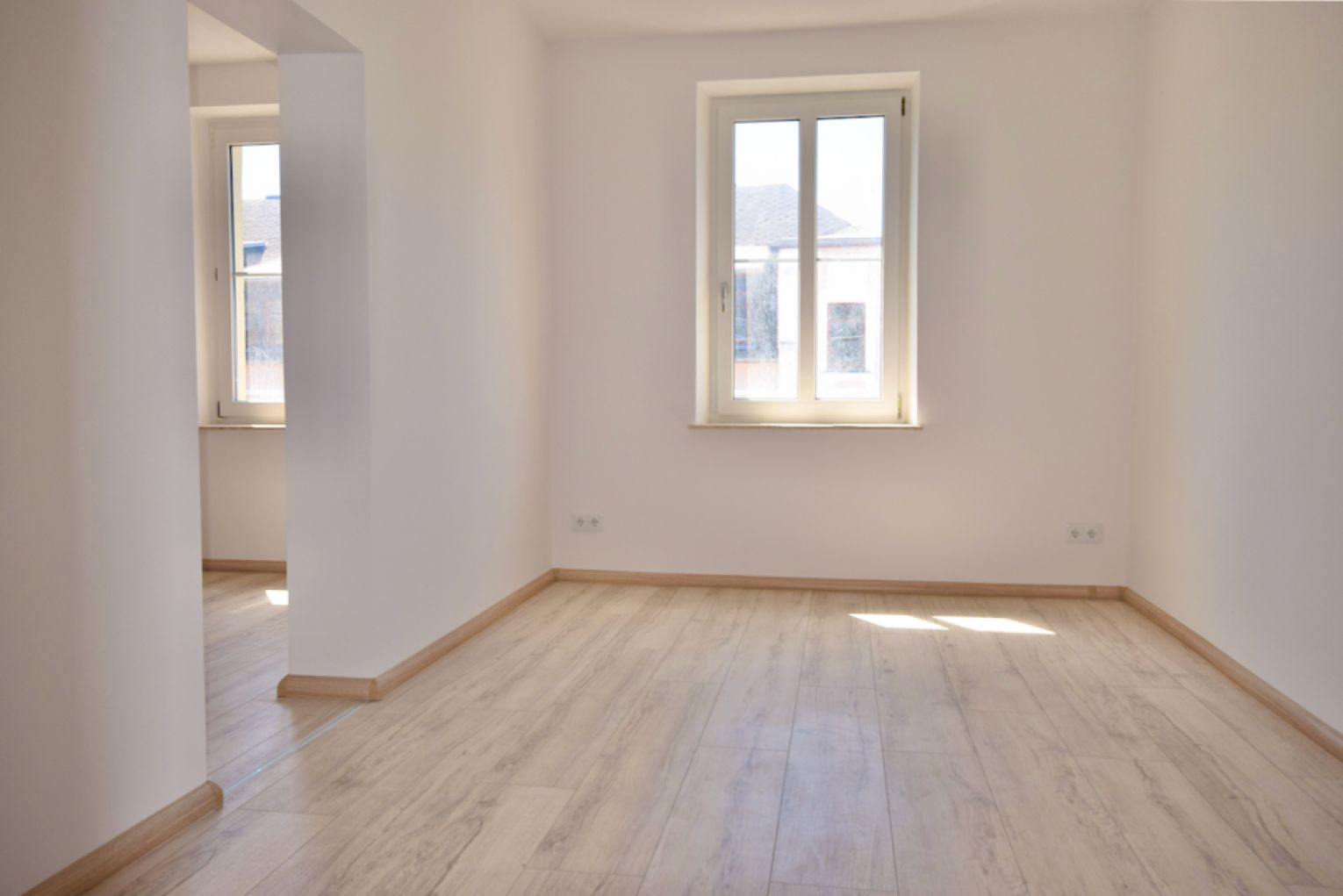 4-Zimmer • Balkon • Kaminofen • Bad mit Fenster+Dusche+Wanne • Smarthome • Fussbodenheizung • Miete!
