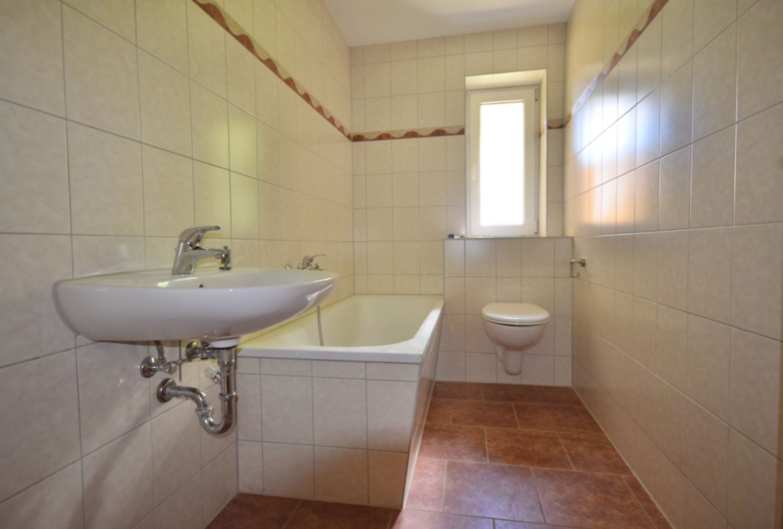 Kompakt • 3-Zimmer • Bad mit Fenster & Wanne • am Heimgarten • Balkon • Top-Preis • Fussbodenheizung