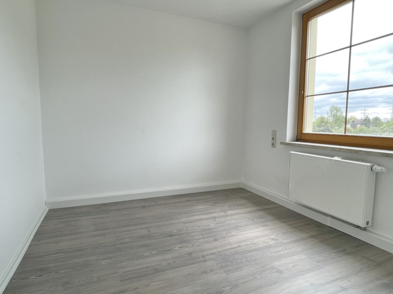 2-Zimmer • Laminat • Tageslichtbad mit Dusche • große Wohnküche • Stellplatz • jetzt anschauen