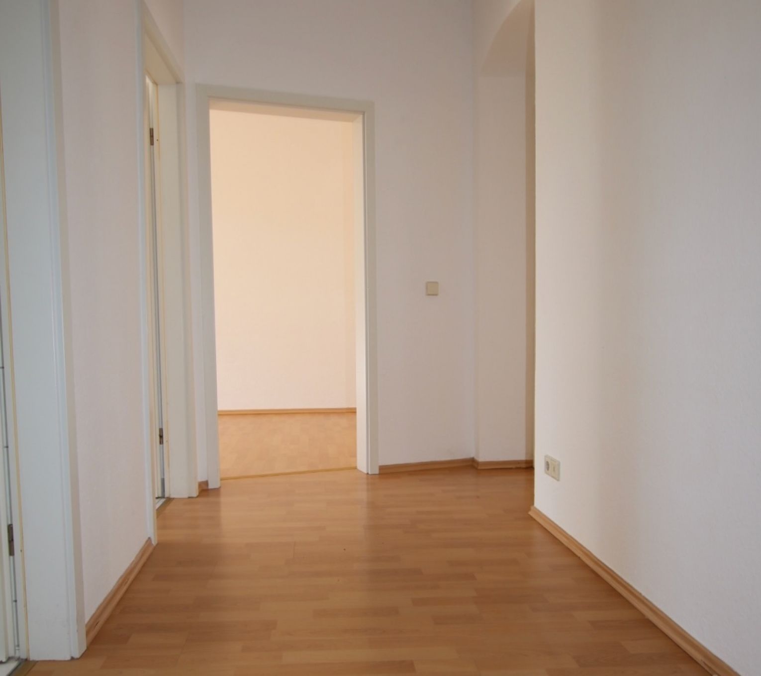 2 Zimmer • mit Küche • Laminatboden • Schlosschemnitz • Tageslichtbad mit Wanne • Jetzt besichtigen