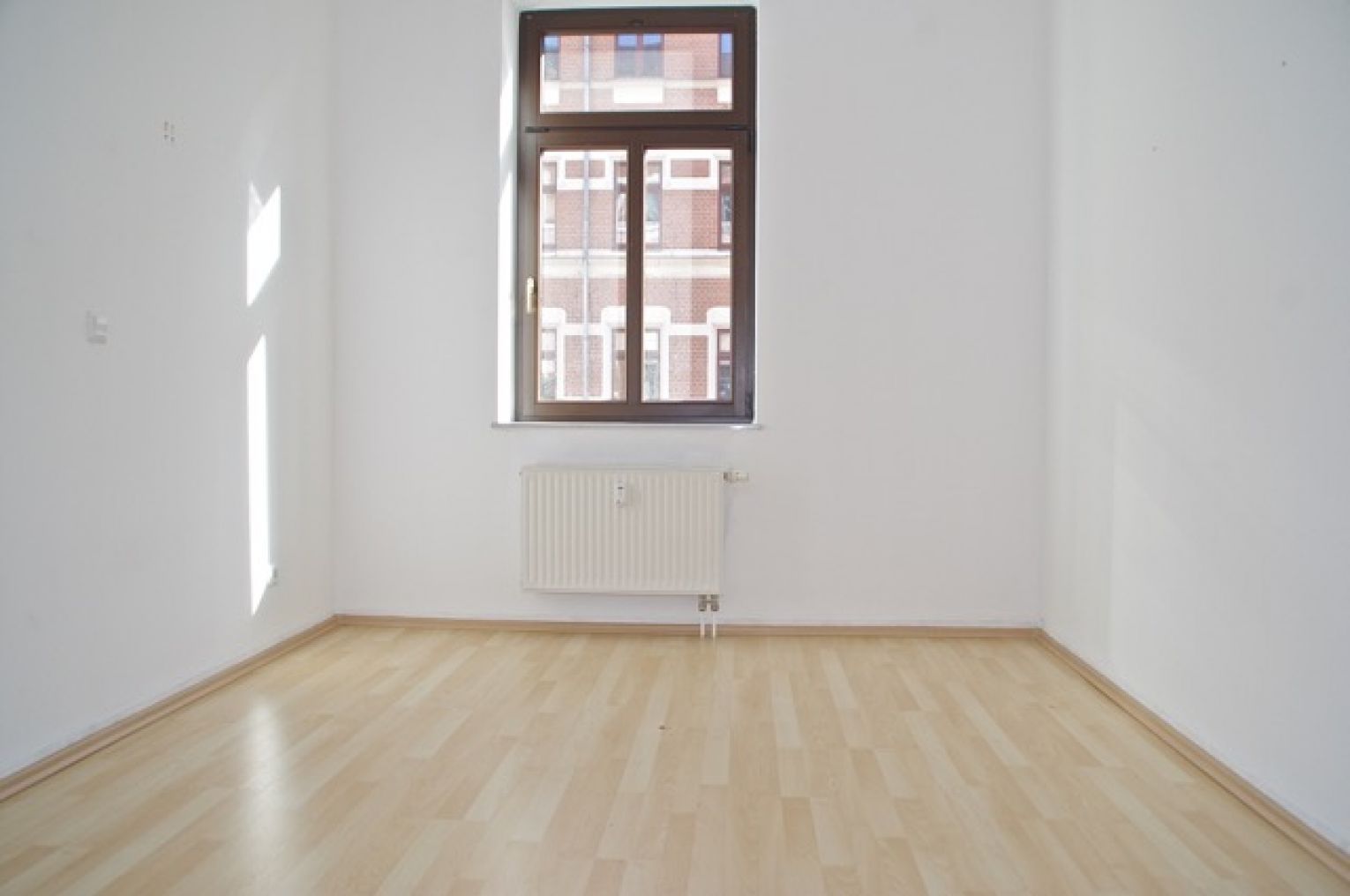 3-Zimmer • Balkon und Einbauküche • Bad mit Wanne • Schloßchemnitz • am Küchwald • ruhige Lage • TOP