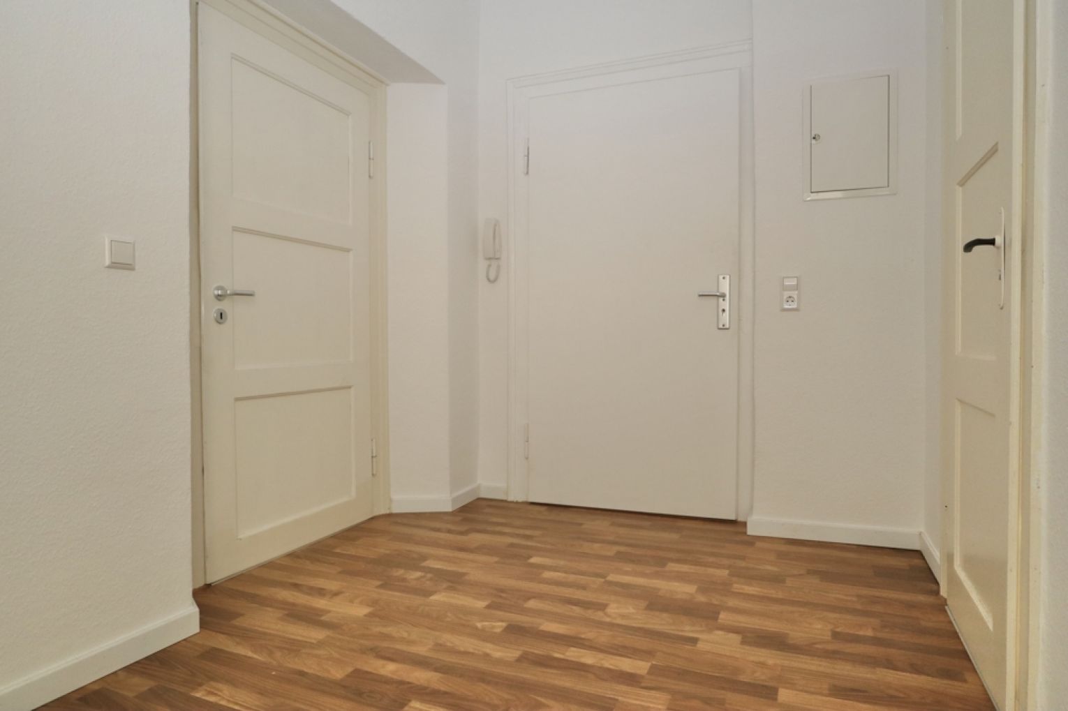 Einbauküche • Erdgeschoss • Kaßberg • 2-Raum Wohnung • Balkon • Tageslichtbad • jetzt anrufen