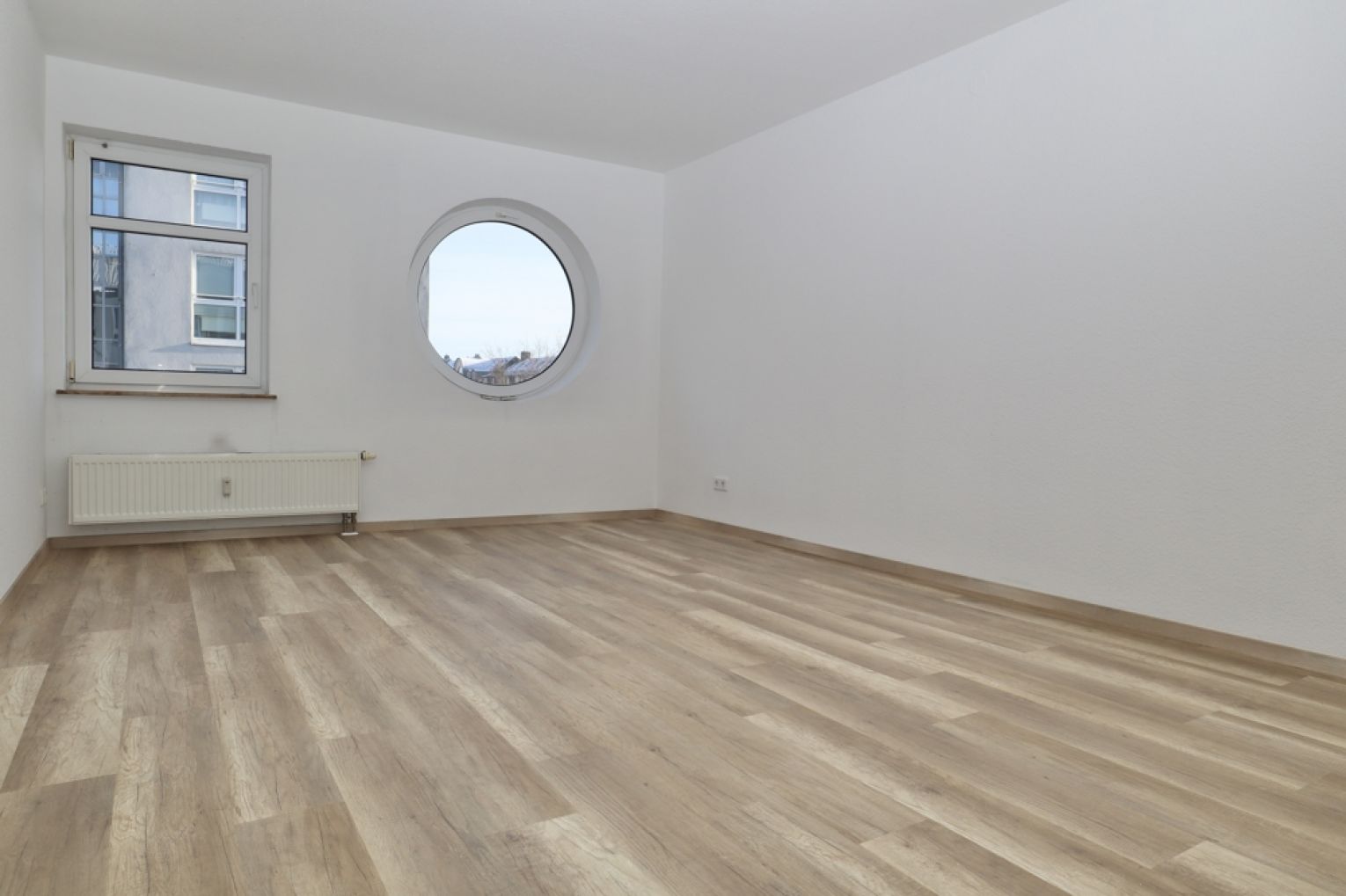 2-Raum Wohnung • Aufzug • individuell • Schloßchemnitz • Einbauküche  • bald wieder frei !