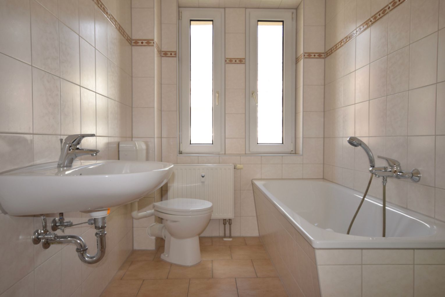 2 Zimmer • in Zeißigwaldnähe • Balkon • Laminat • Haus mit Wärmedämmung • optionale TOP-Einbauküche