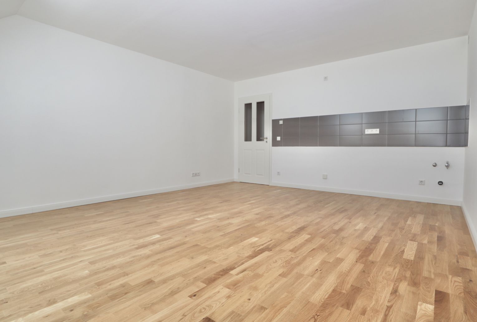 Dachgeschoss • 2-Raum Wohnung • Chemnitz • Sonnenberg • Fußbodenheizung • Erstbezug • jetzt anrufen
