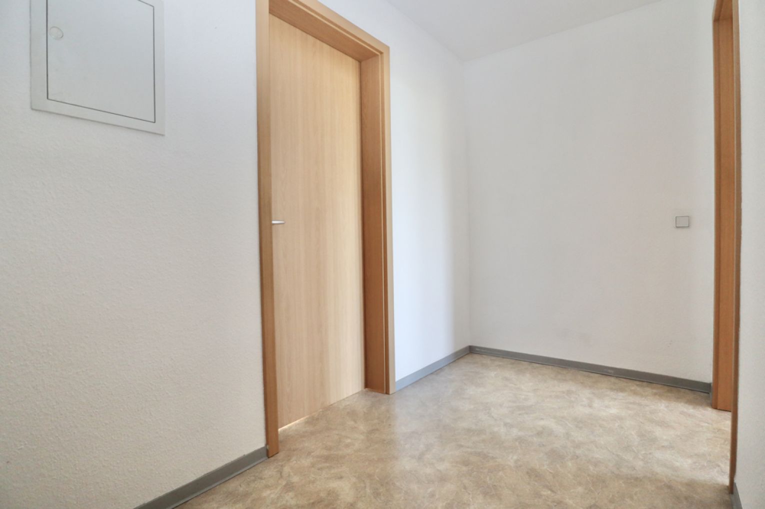 Dachgeschoss • Chemnitz • 2-Raum Wohnung • Schloßchemnitz • Südbalkon • Einbauküche • jetzt anrufen