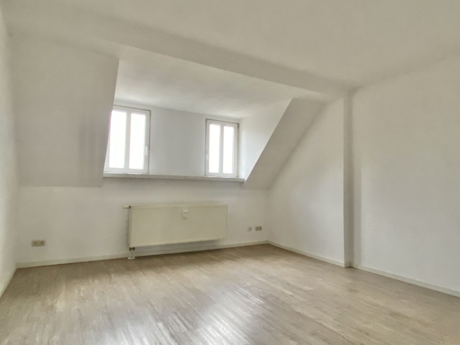 Schnell sein lohnt sich • Maisonettewohnung mit Balkon • Küche • 4 Zimmer • Limbach-Oberfrohna