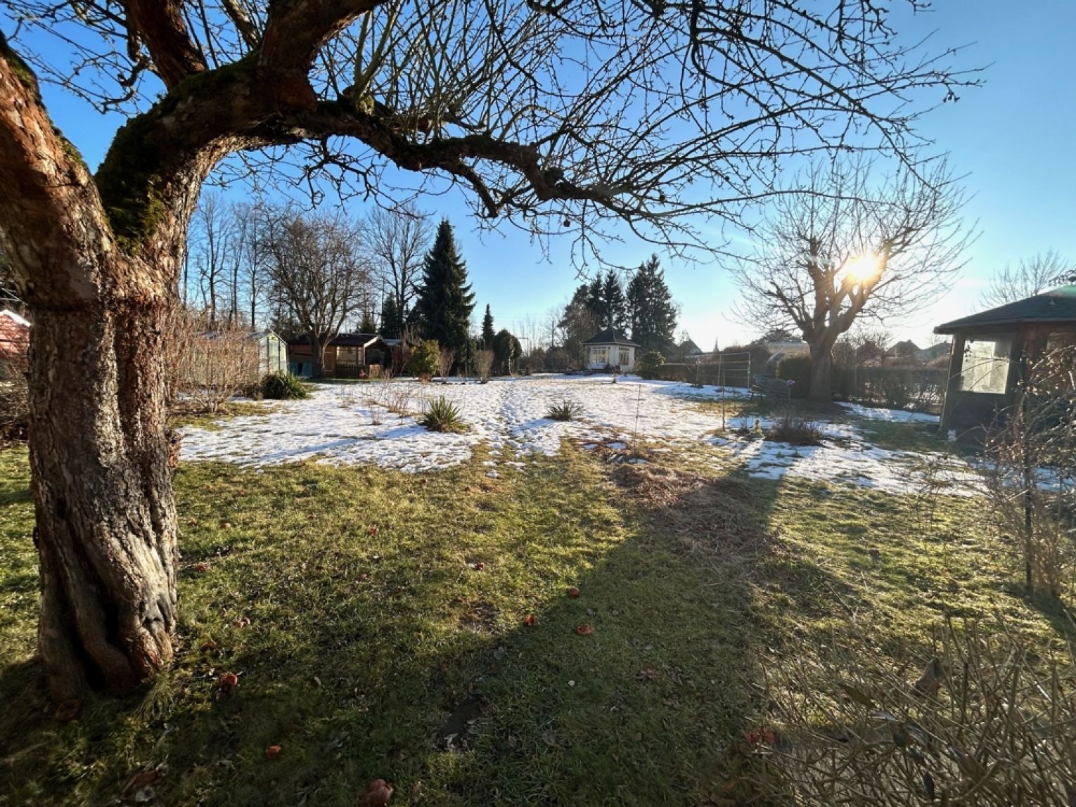 Jetzt mieten • 3 Zimmer • Einbauküche • Bad mit Dusche • Parkett • Garage • in Reichenbrand