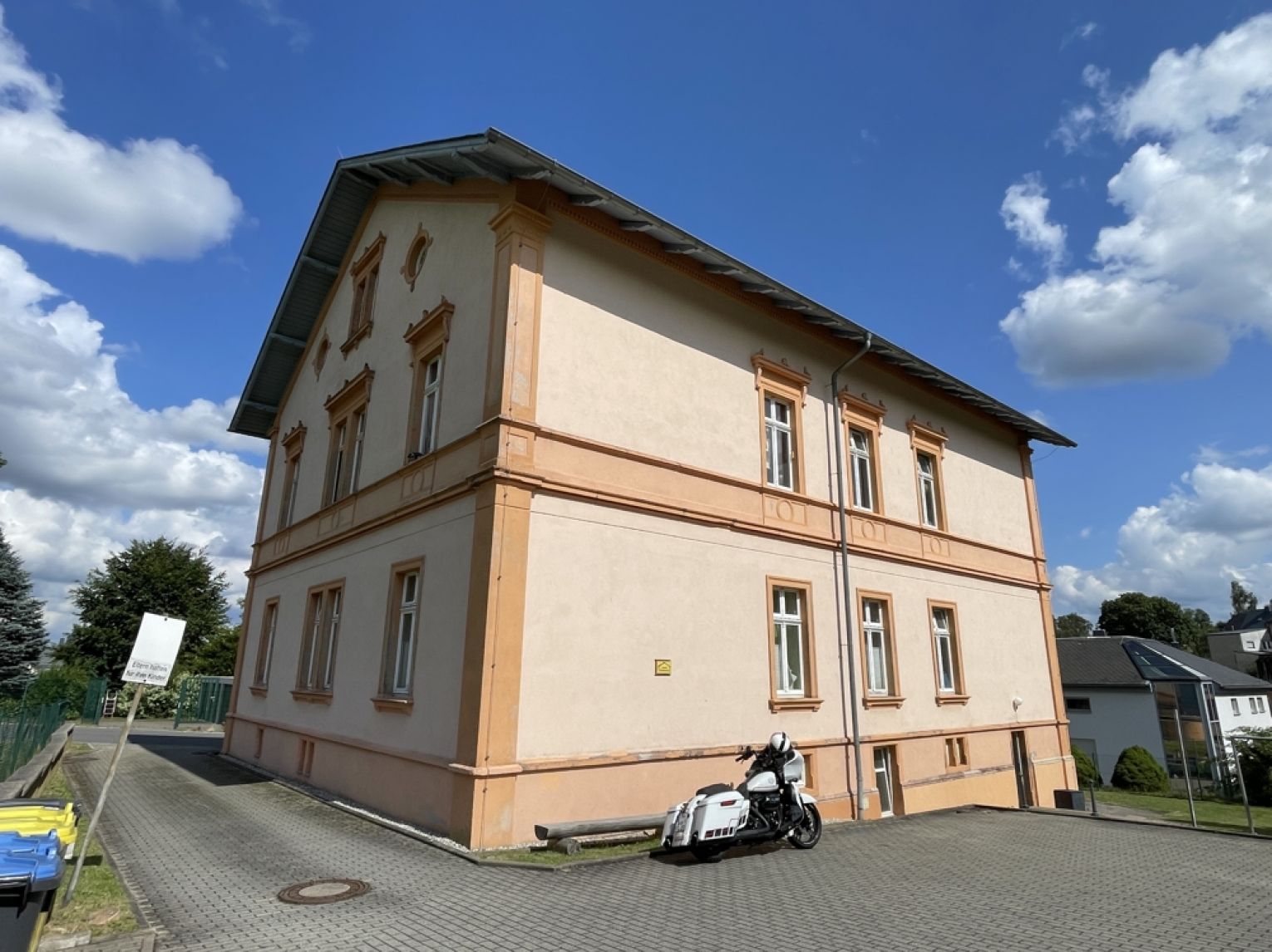 Investition im Erzgebirge • Stadtvilla • 6 Wohnungen • 523 qm WFL • Stellplätze • ruhige Lage