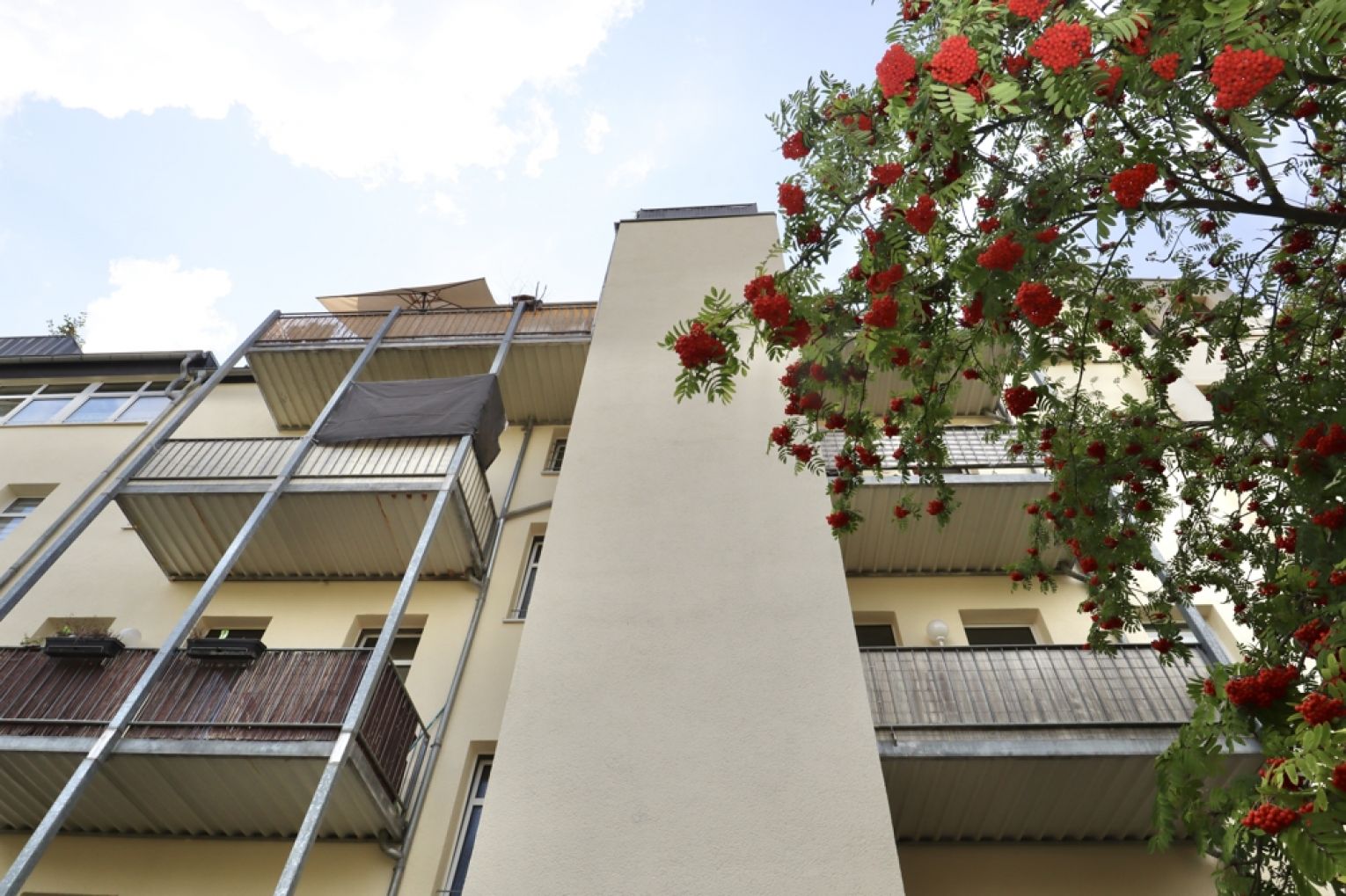 Einbauküche • 3-Raum Wohnung • Tiefgaragenstellplatz • Schloßchemnitz • Balkon • Fahrstuhl • mieten