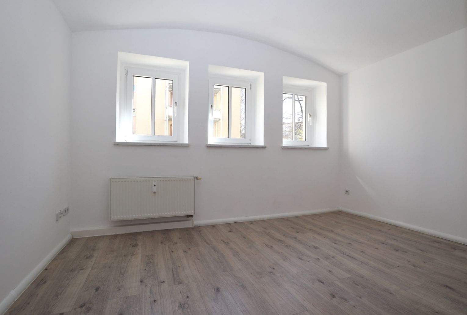 3-Zimmer • im Zentrum • Einbauküche • WG-geeignet • zur Miete  •  jetzt anrufen