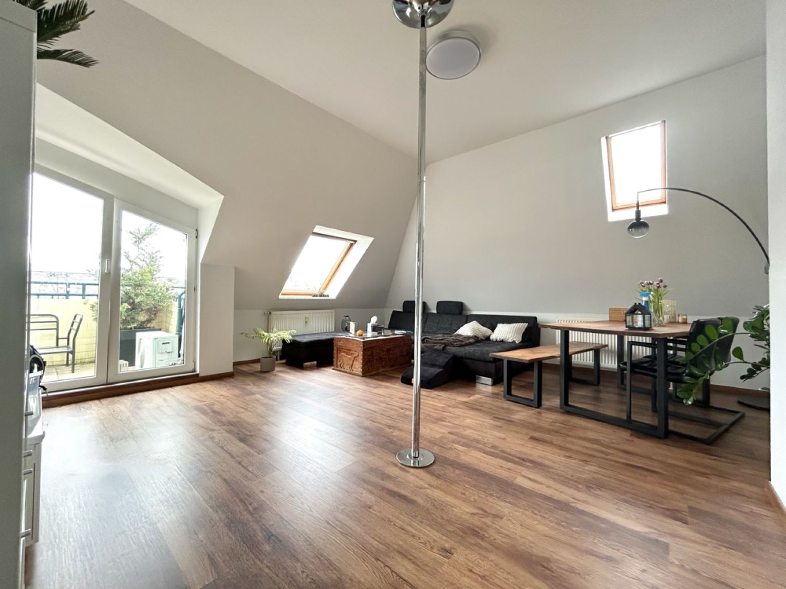 2 Zimmer • Dachgeschoss • Dachterrasse • Aufzug • Tiefgarage • Kaßberg • Chemnitz • zur Miete