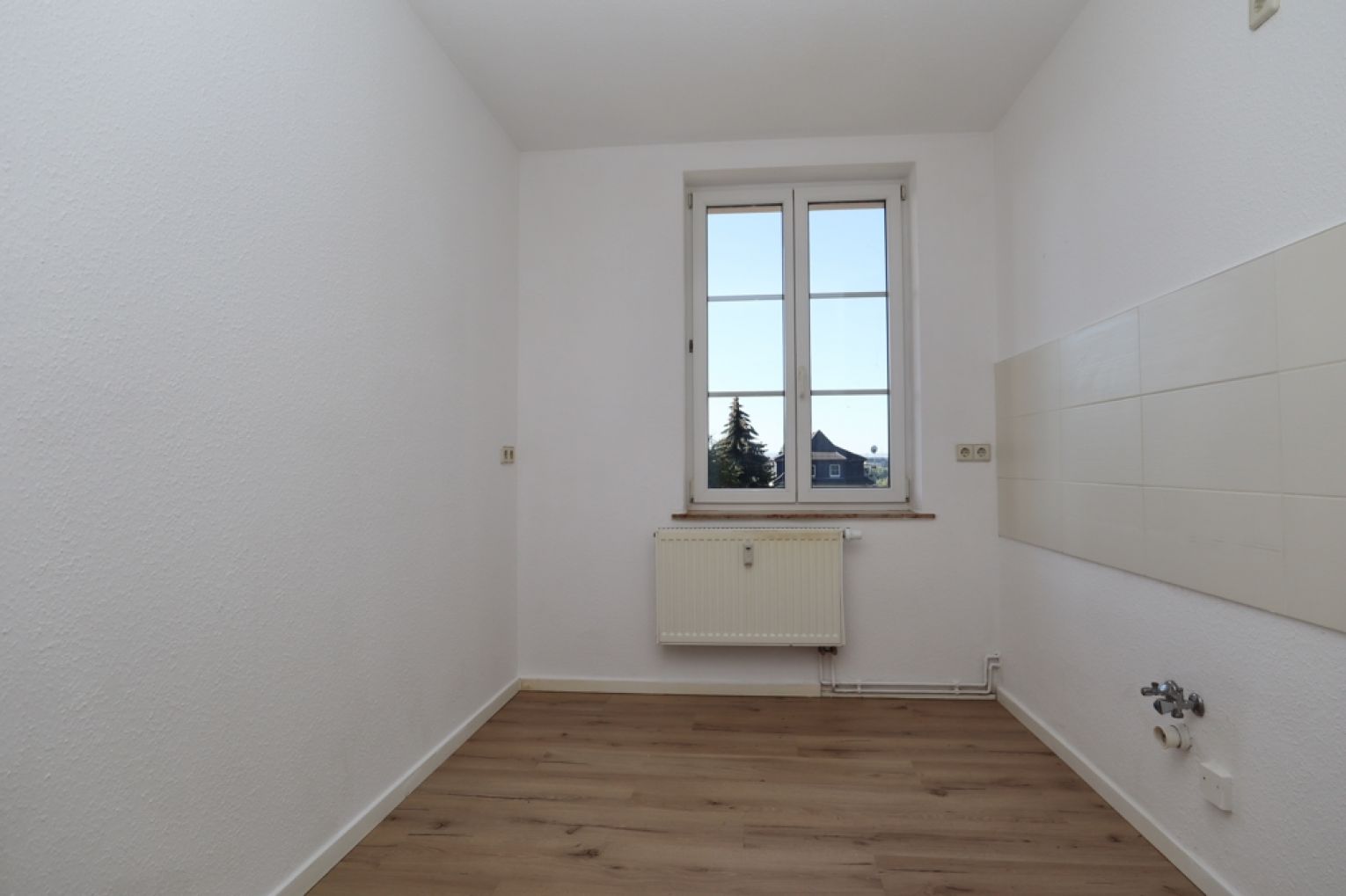 2-Zimmer Wohnung in Chemnitz • Balkon • Tageslichtbad • Wanne • Küche • Ebersdorf • jetzt anrufen