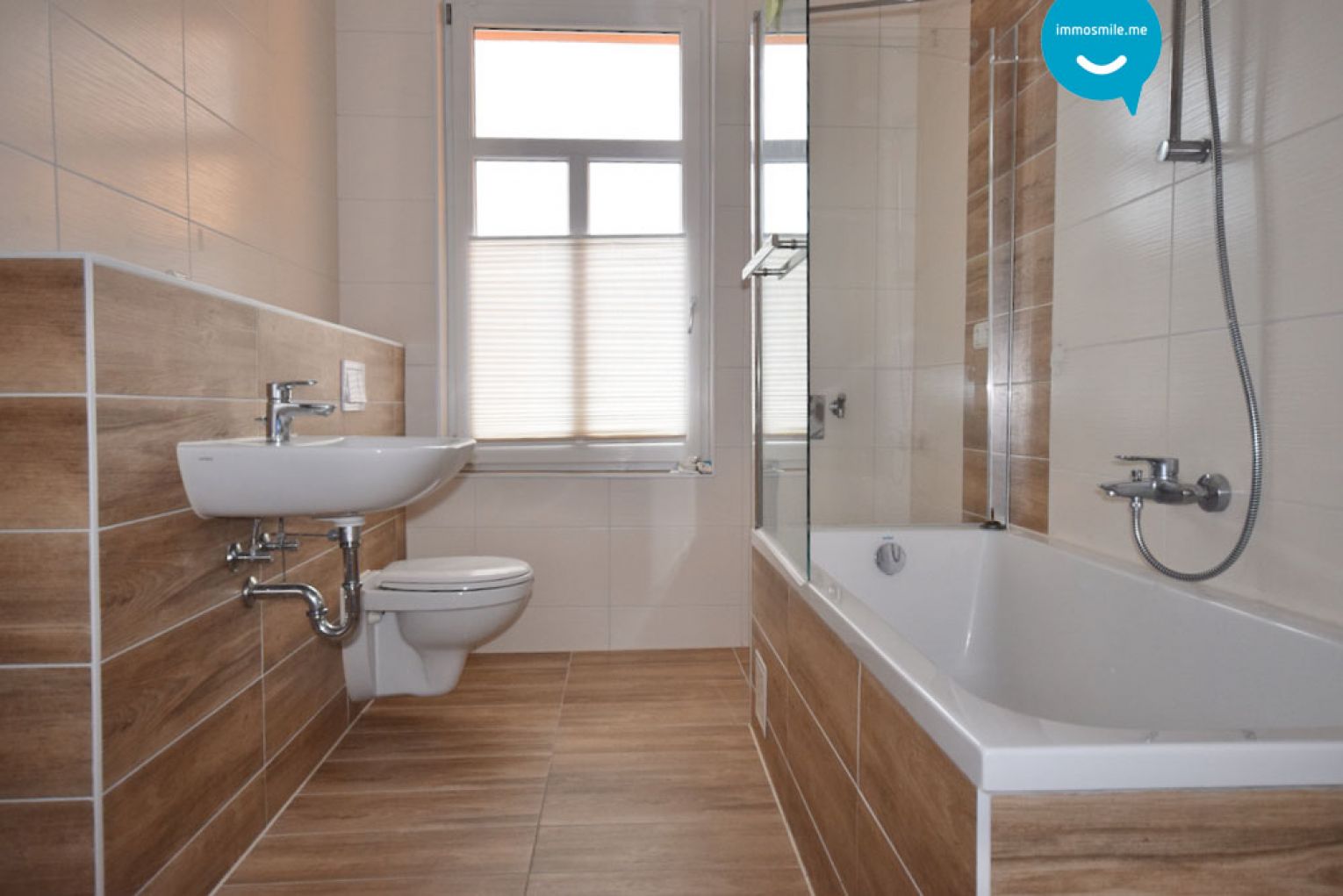 TOP! • Balkon • 2 Zimmer • helle Wohnküche • modernes Tageslichtbad mit Wanne • Zentrumsnah • Mieten - Foto 2