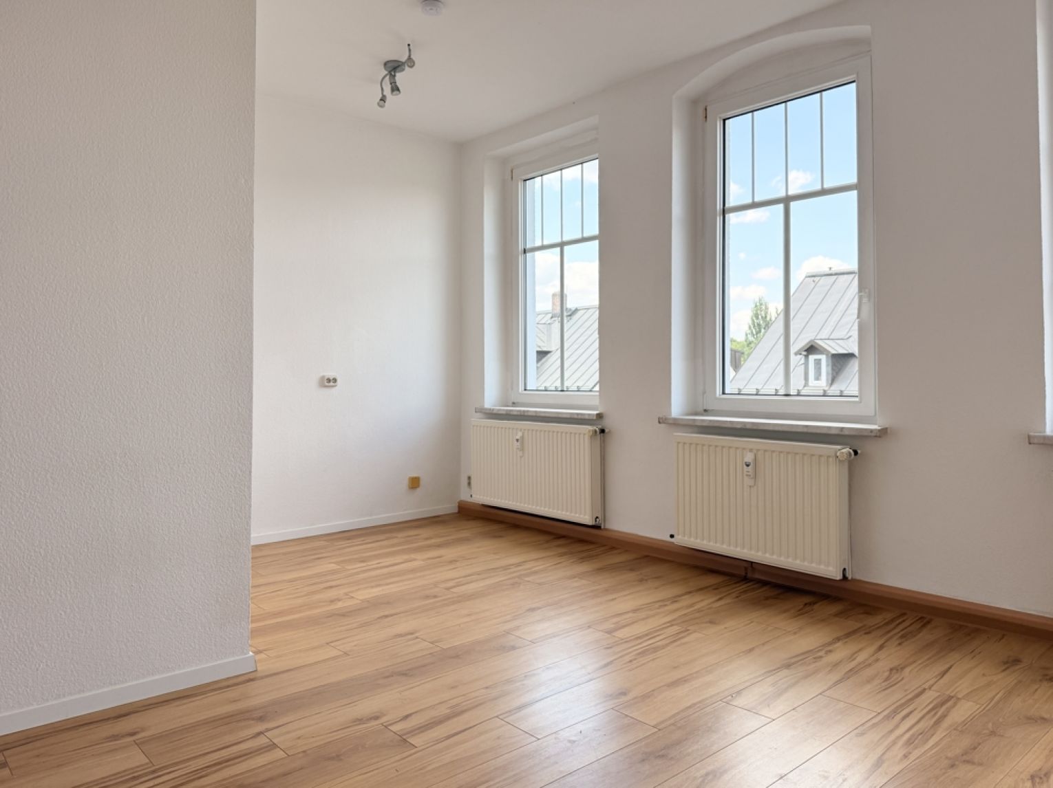 2-Raum • Kaßberg • Einbauküche • Südbalkon • niedrige Nebenkosten • Bad mit Wanne • TOP!